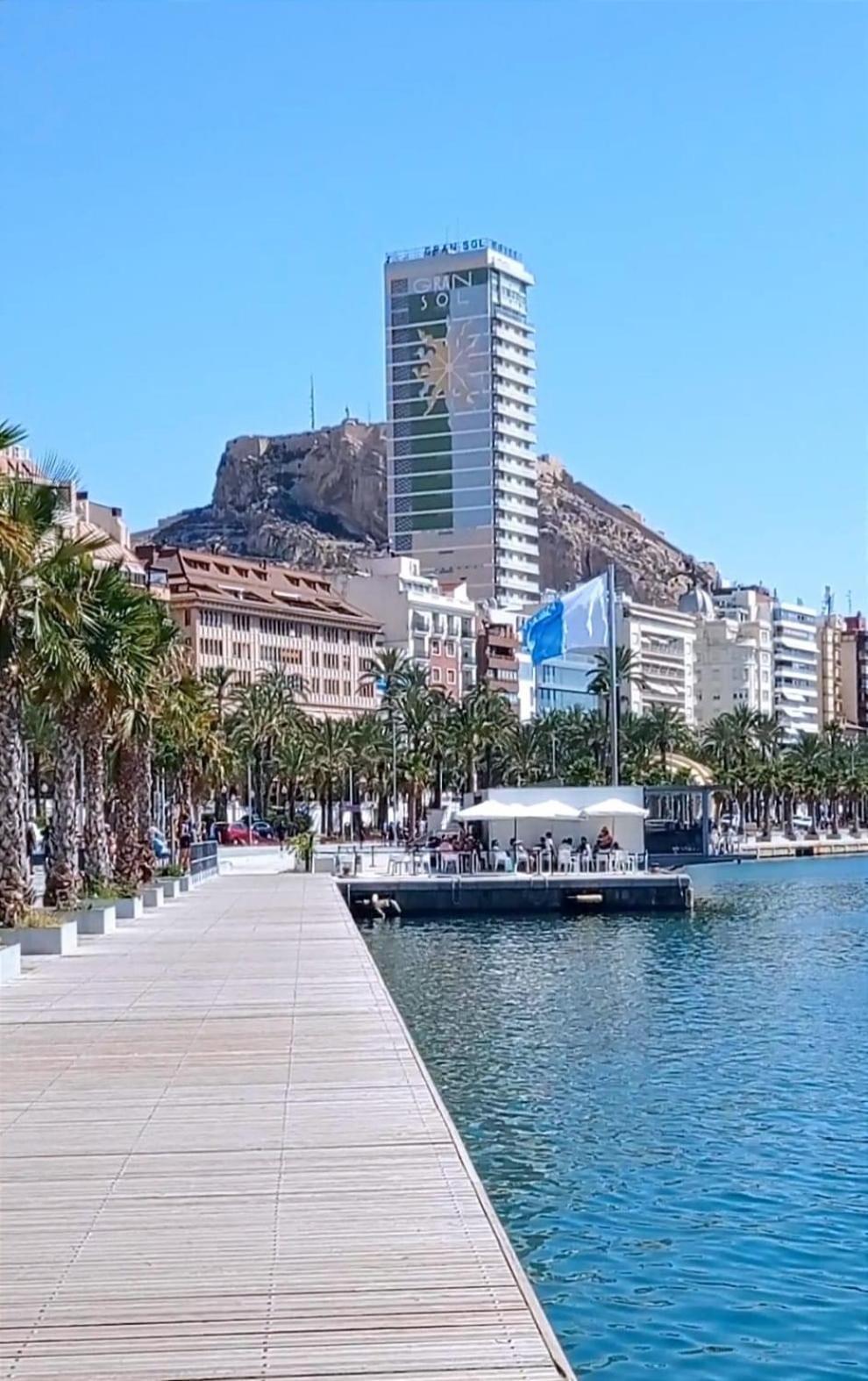 Apartamento Gran Atico Con Terraza En El Centro De *