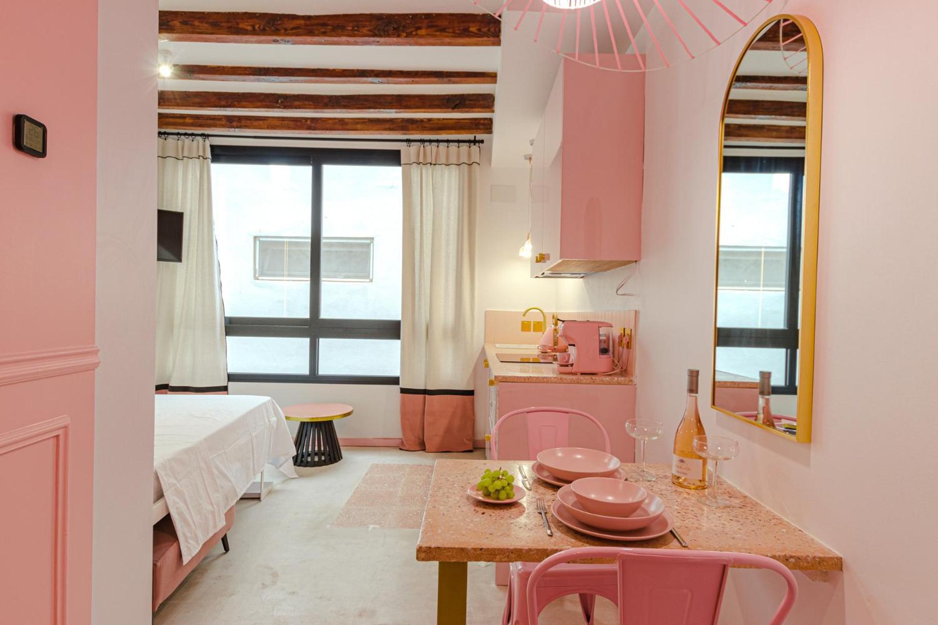 Glamorous Pink In Center Apartamento Alicante