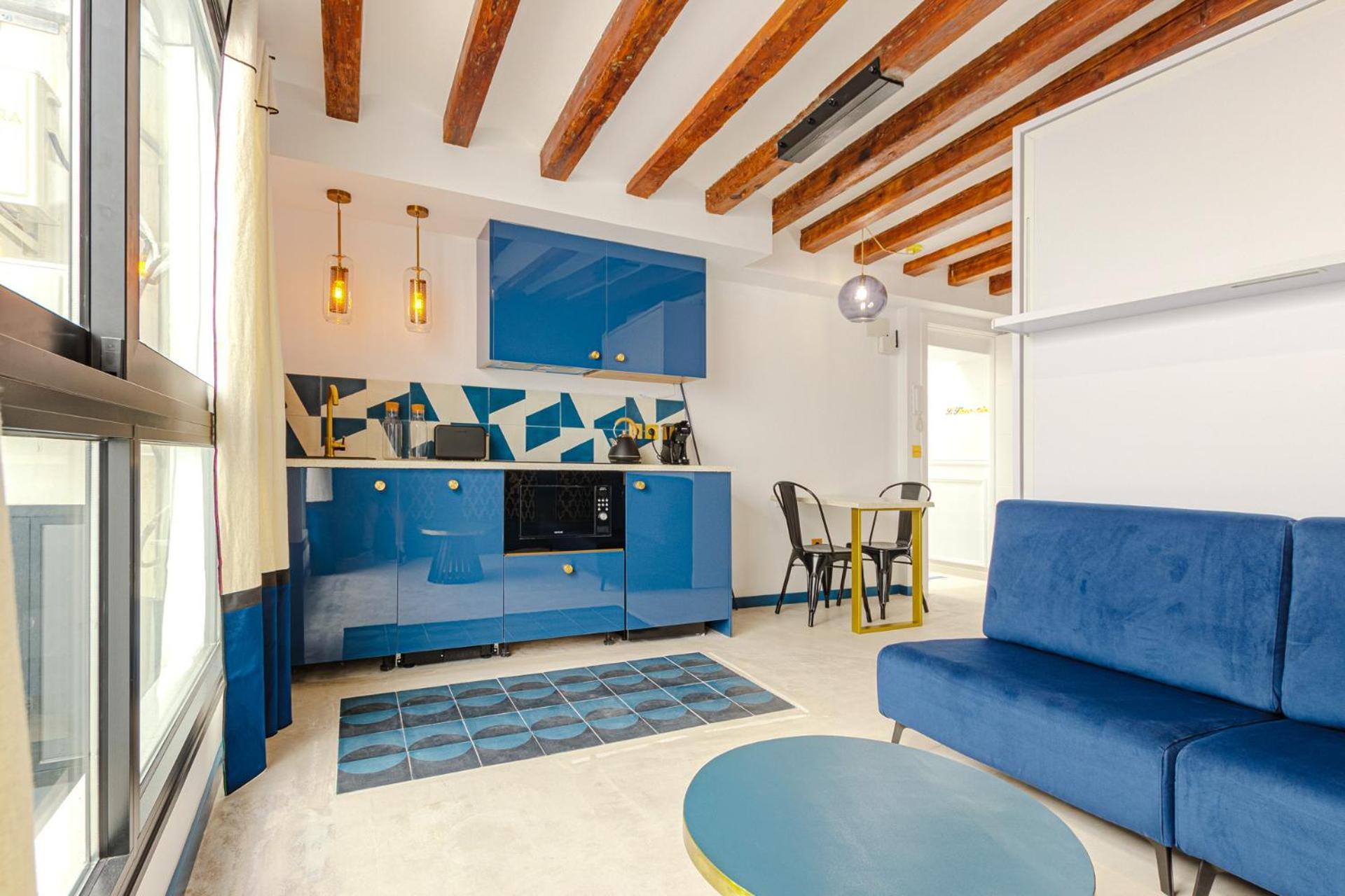 Luxurious In Historic Center Of Apartment