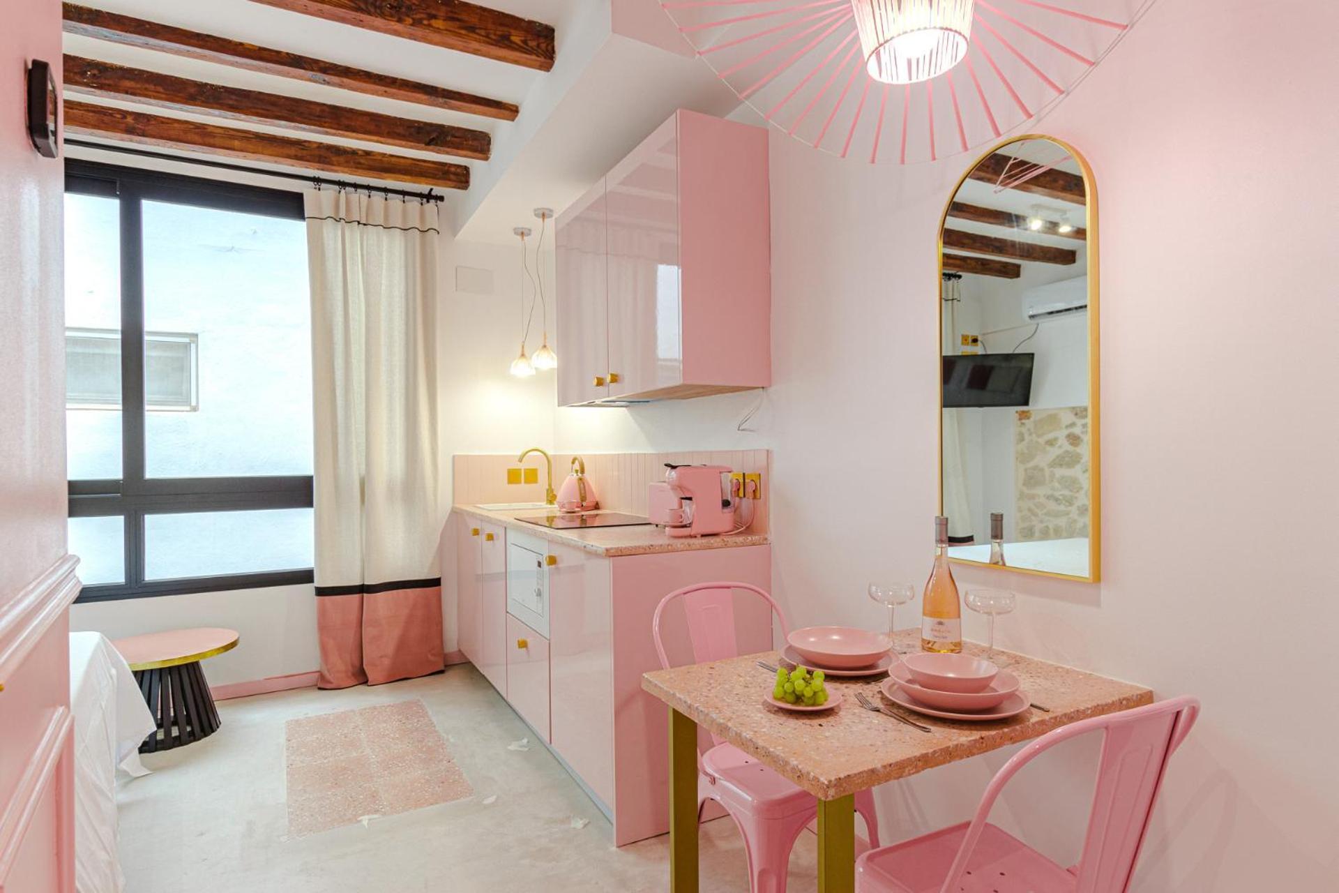 Glamorous Pink In Center Apartamento