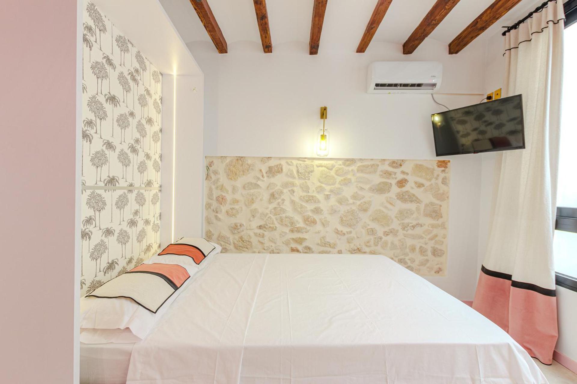 Apartamento Glamorous Pink In Center Alicante