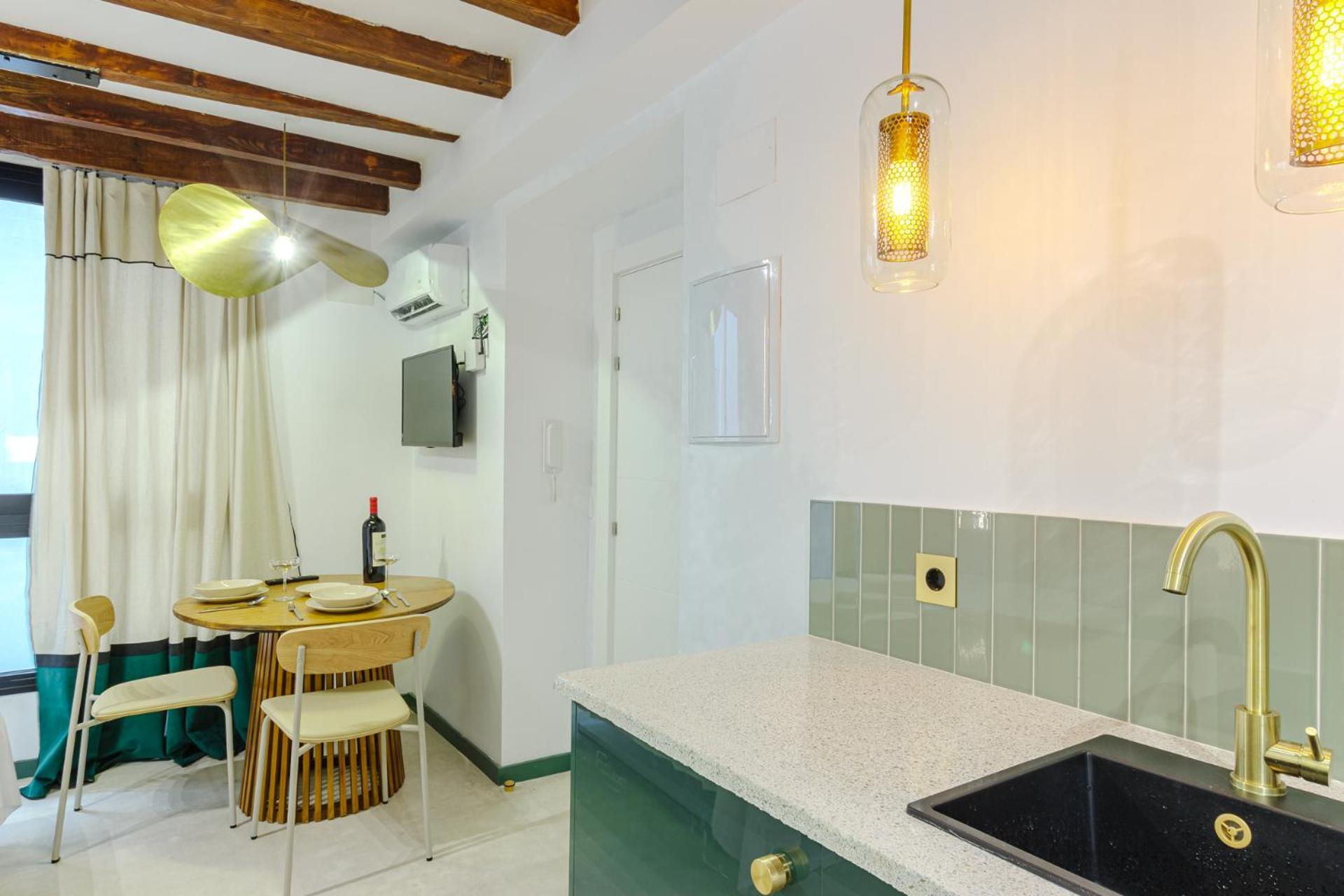 Refined And Practical In Historic Center Of * Alicante