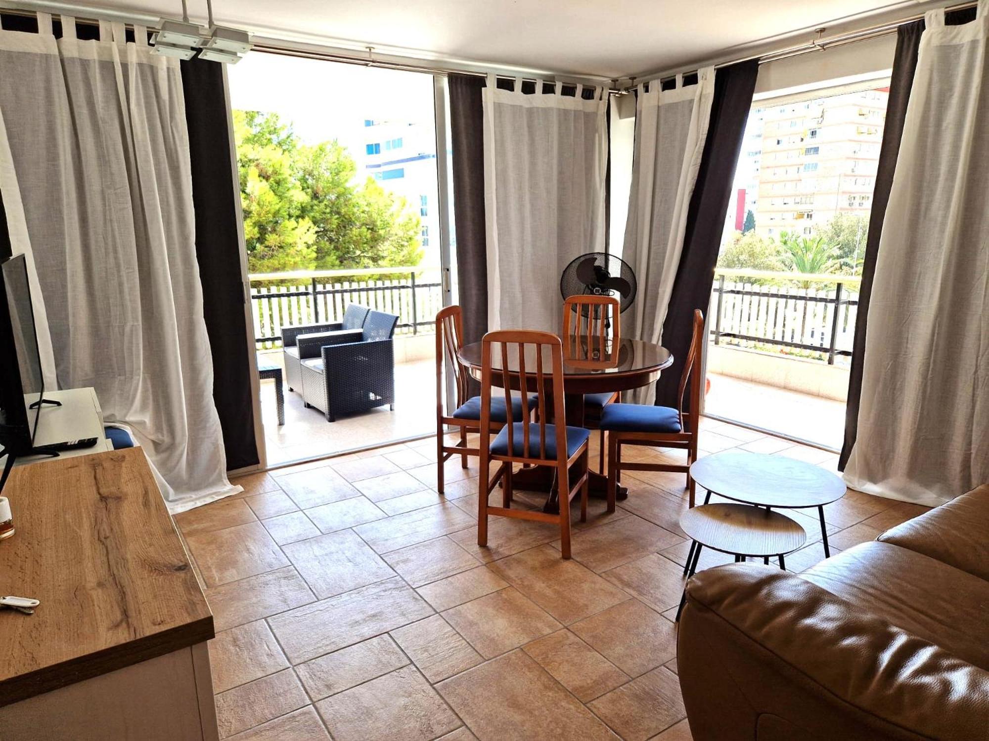 Apartamento Luminoso Reformado Con Gran Terraza A 2 Mins A Pie De La Playa De San Juan Alicante