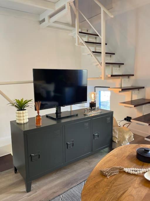 Apartamento Stylish City-center 2 Bdrms