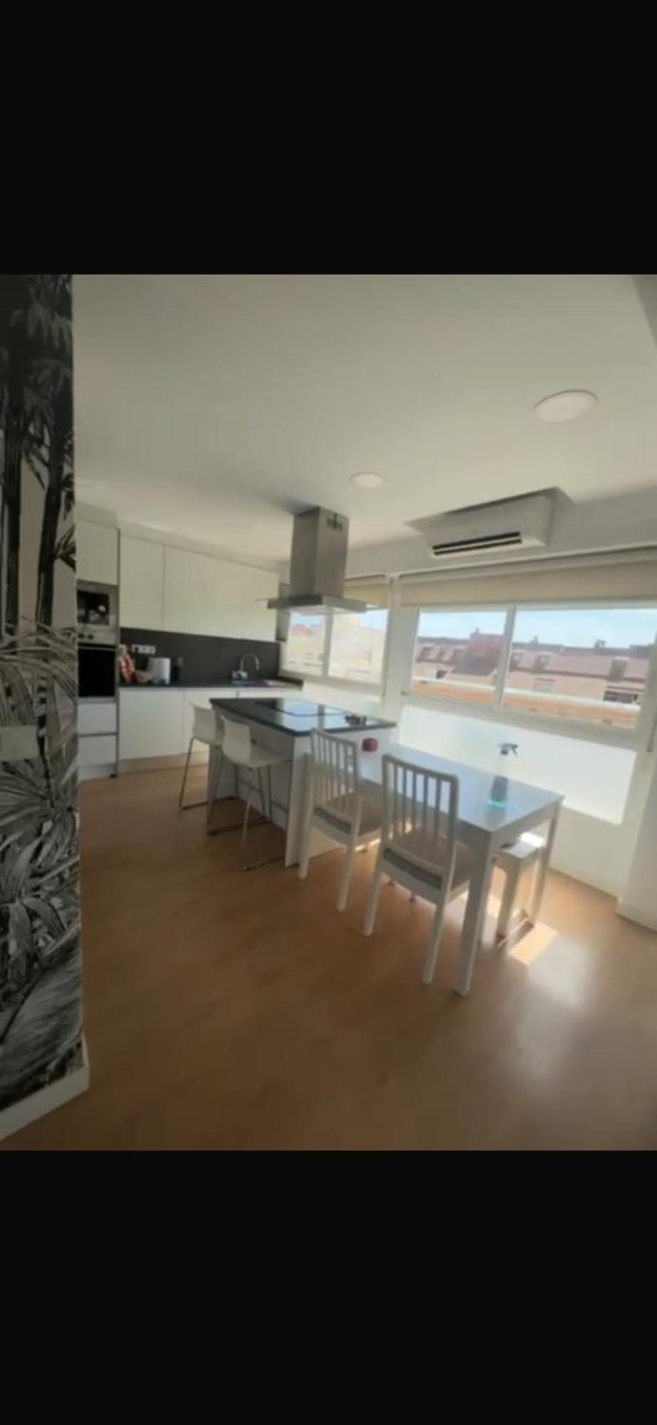 Apartamento Atico Reformado, Luminoso Y Amplio