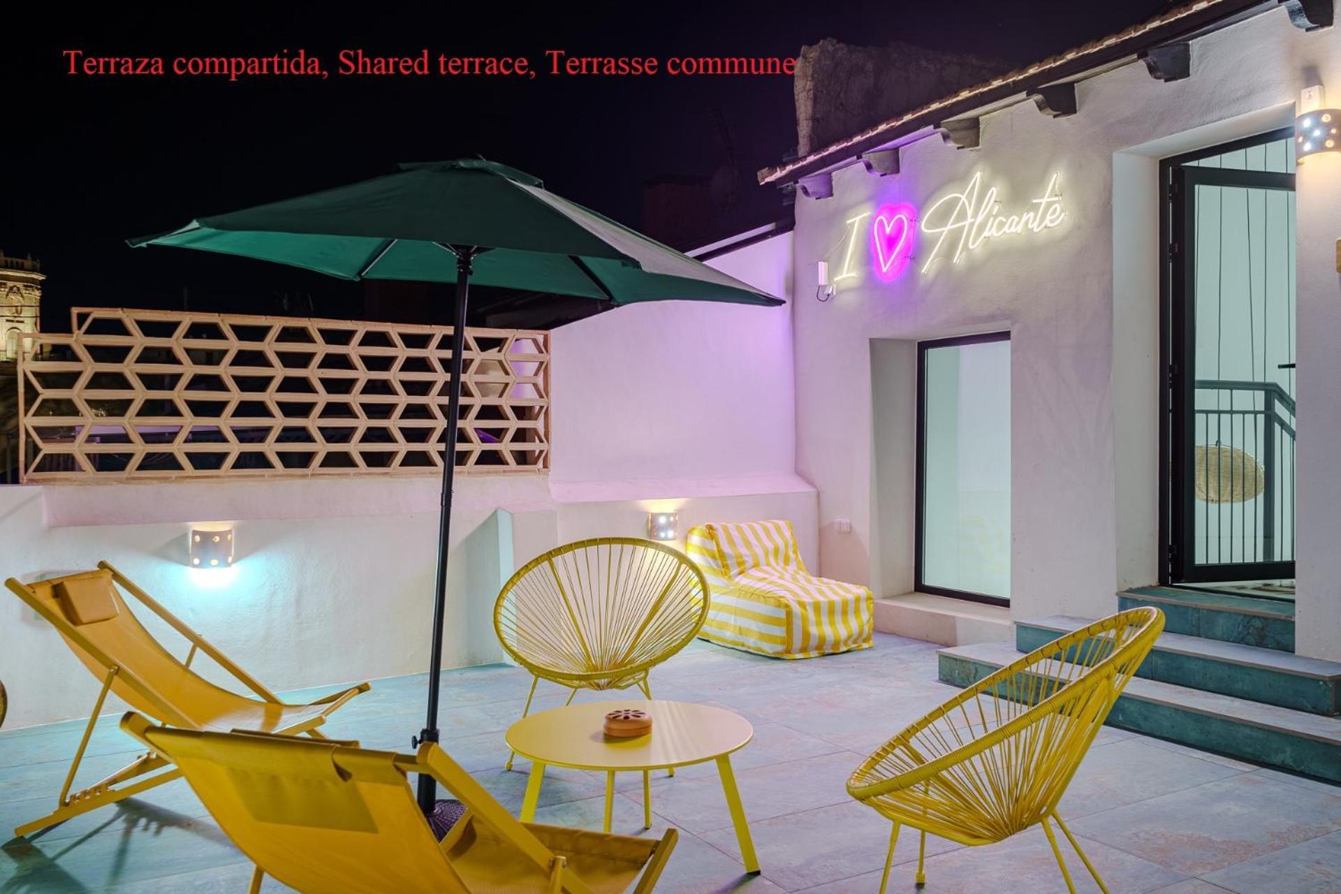 Luxurious In Historic Center Of Apartment Alicante