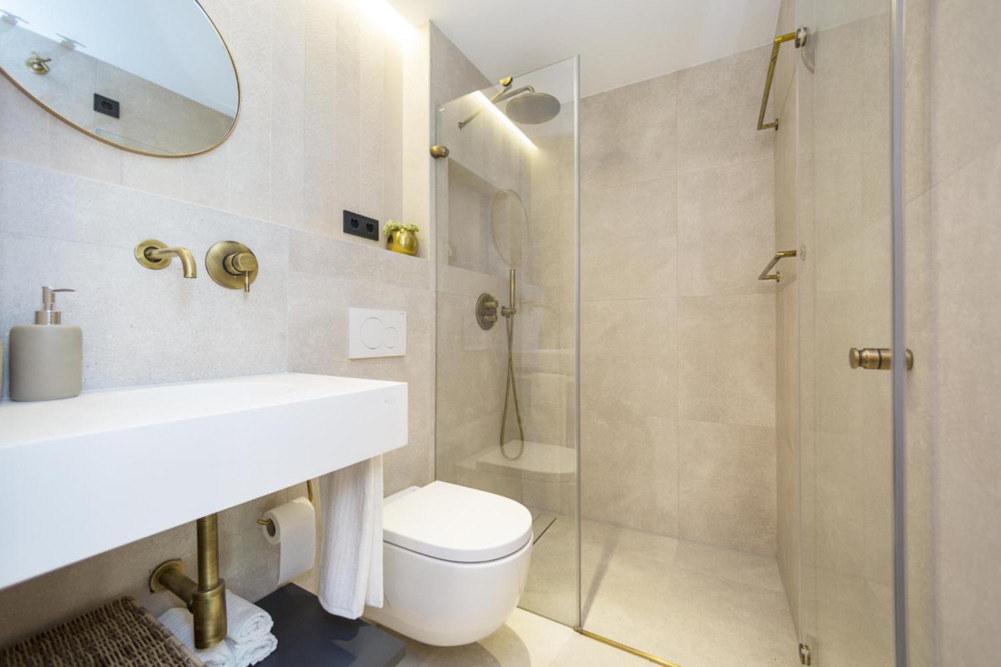 Cisneros By United Renters Apartment