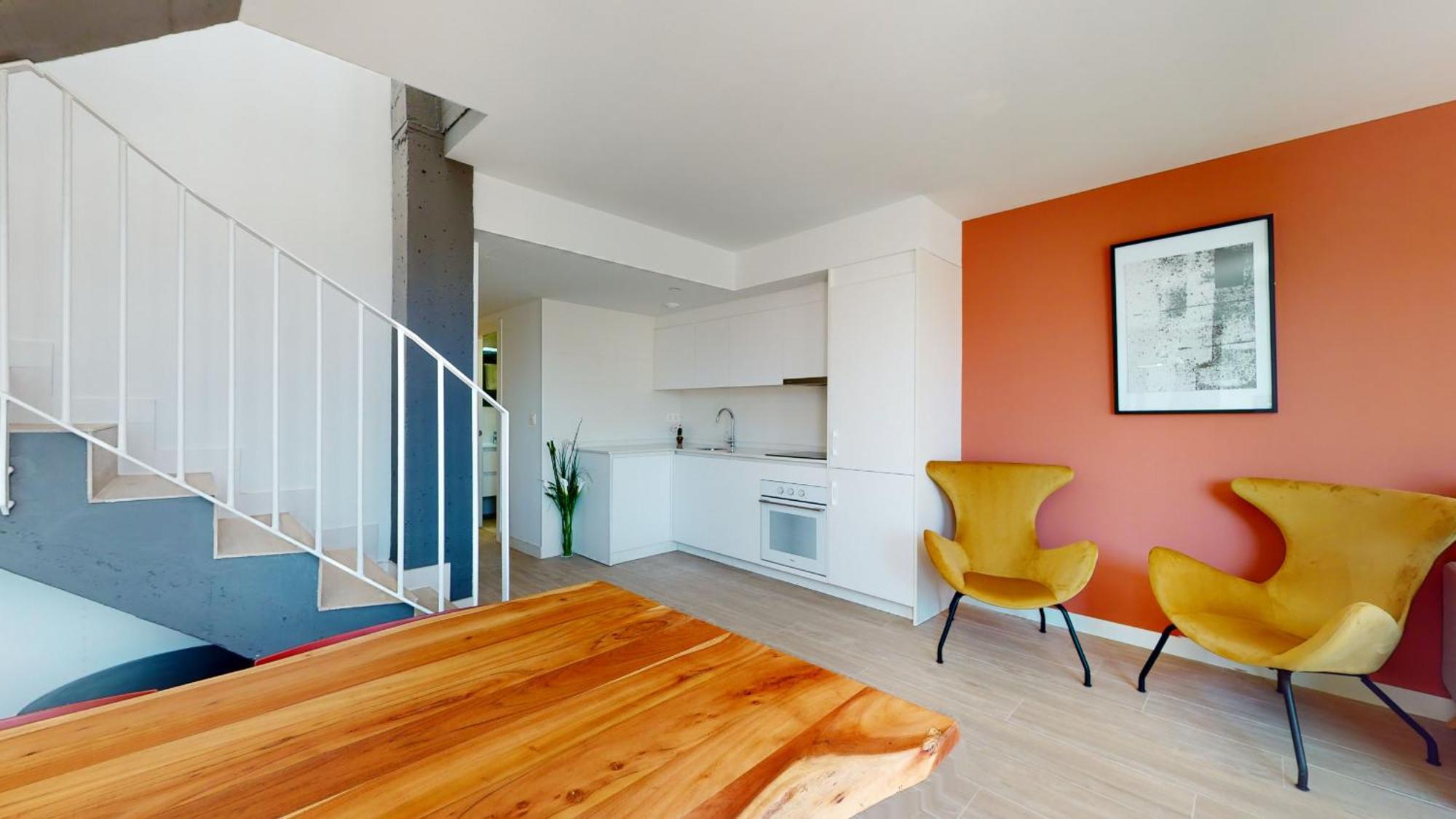 Colorful Penthouse Center 5a Apartment