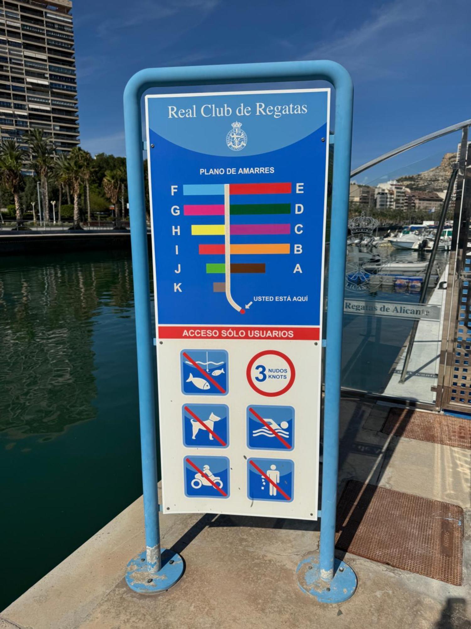 Barco Eiroa En Centro, Real Club De Regatas * Alicante