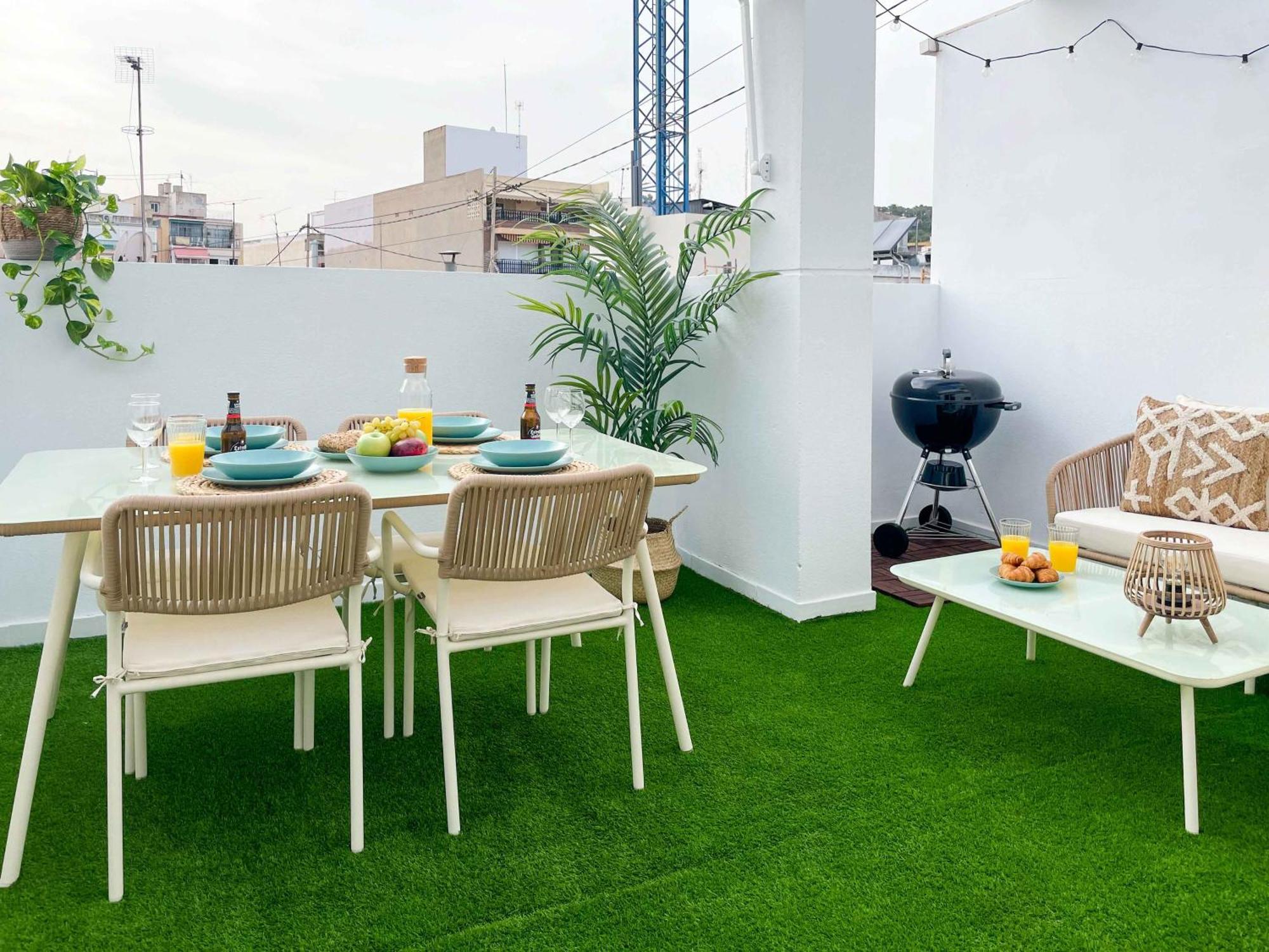 El ático Del Mercado. Un Lugar Difícil De Olvidar. Apartamento Alicante