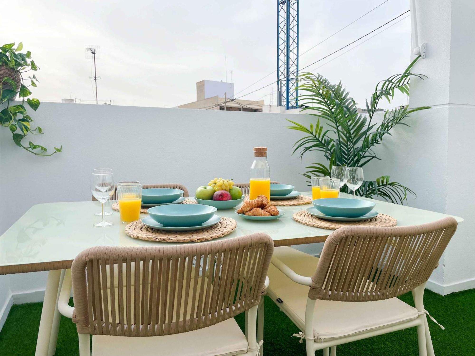 El ático Del Mercado. Un Lugar Difícil De Olvidar. Apartamento Alicante