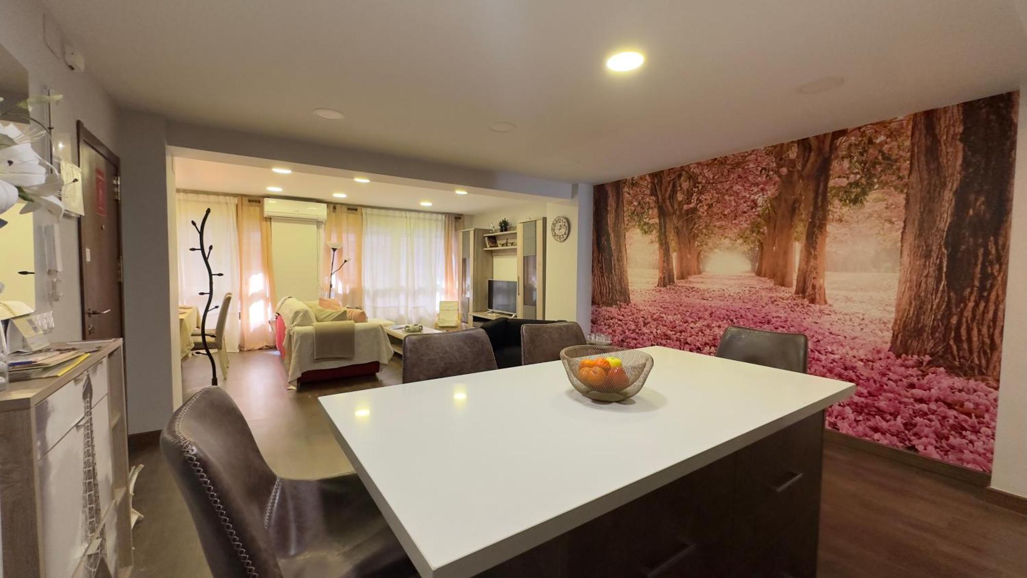 Apartment Luxury New Centre & Beach, *