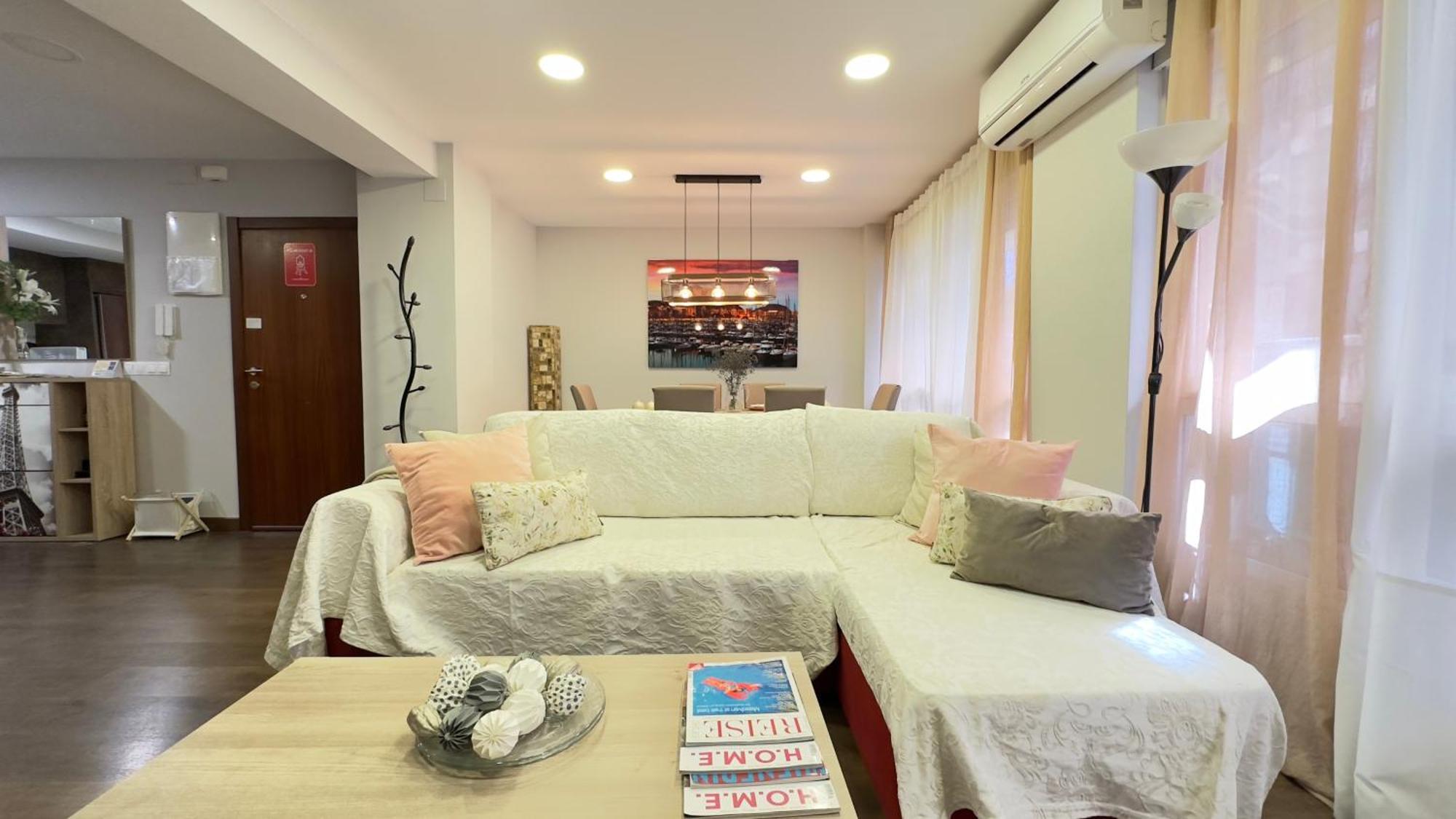 Apartment Luxury New Centre & Beach, Alicante