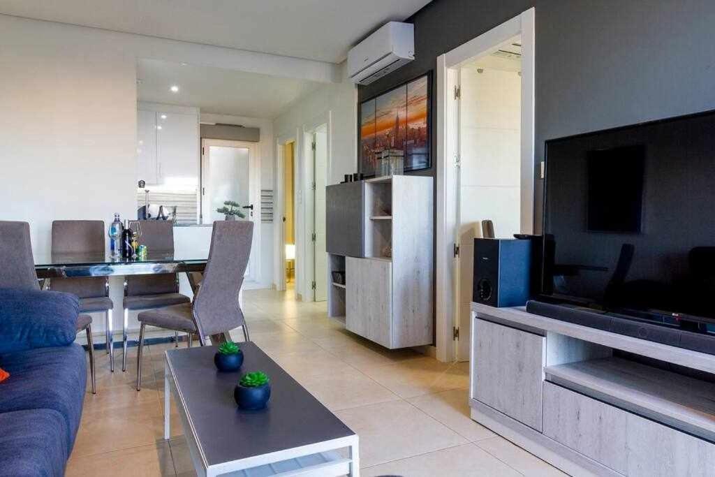 Pink Oasis Apartment *