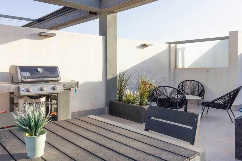 Pink Oasis Apartment