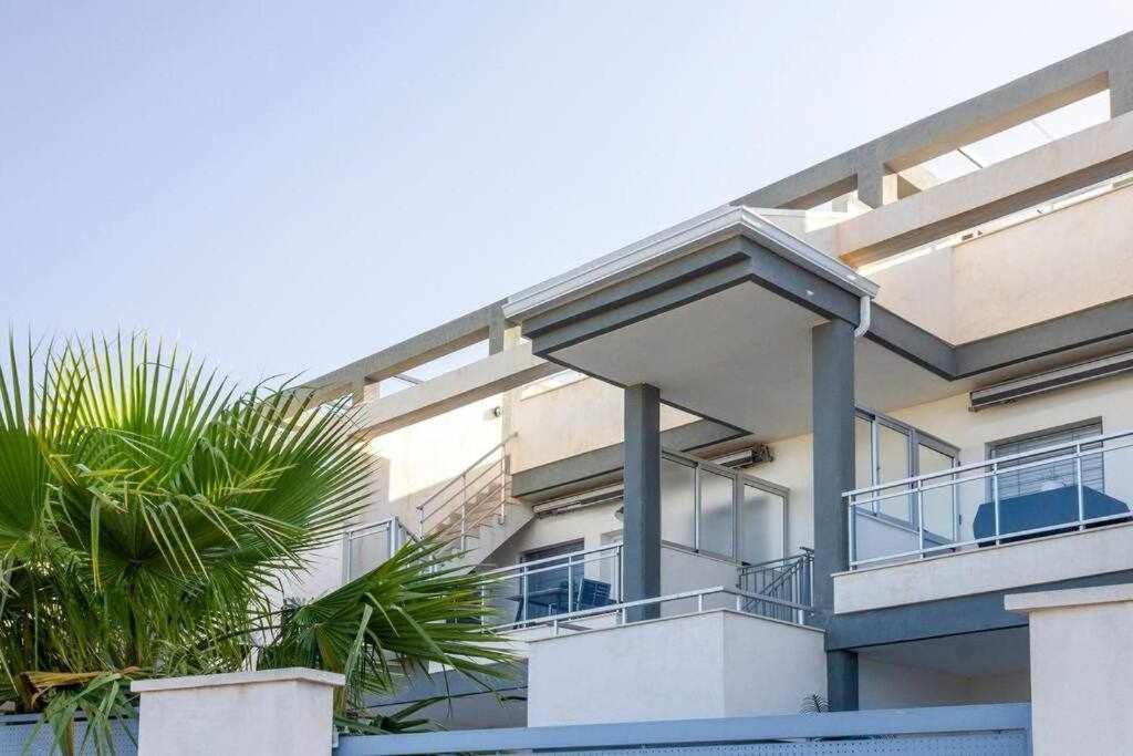 Pink Oasis Apartment Alicante