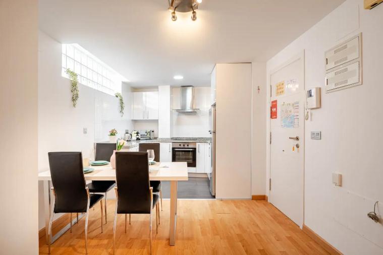 New Refurbished! 4 Minutes Walking To The