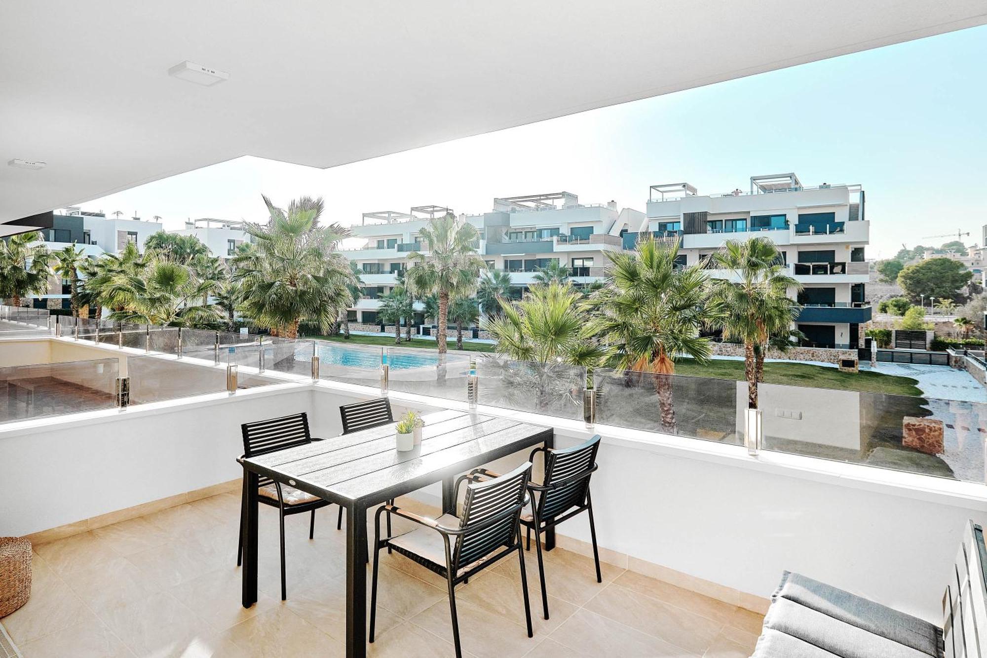 Sunrise New With Pool Apartment *