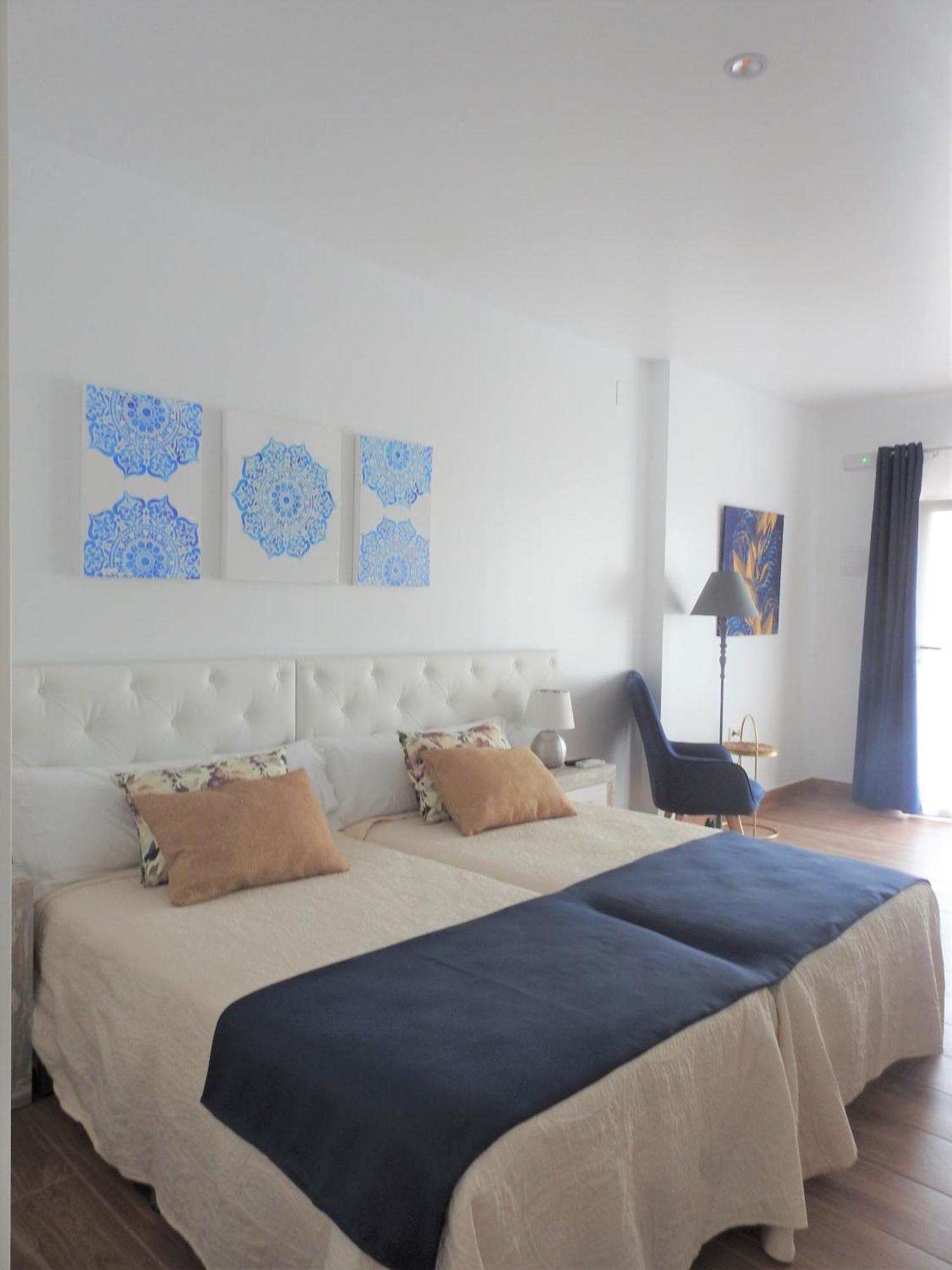 Sandra Hotel