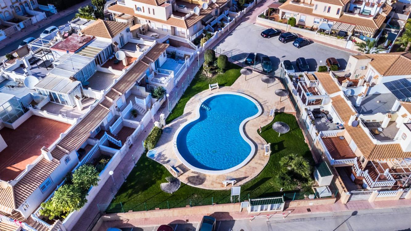 Renovated Townhouse - Rooftop, Garden & Stunning Views Сasa de vacaciones Alicante