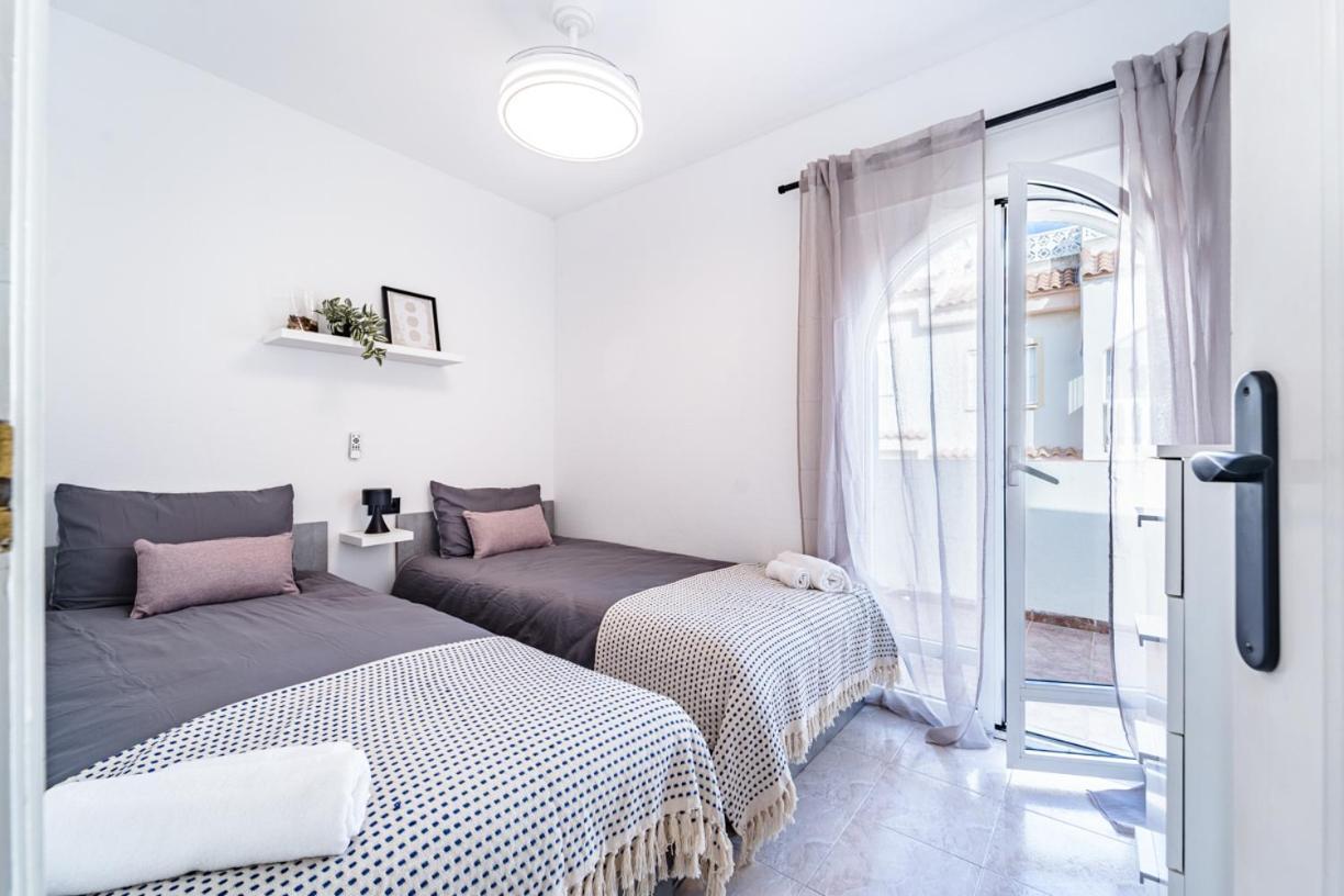Renovated Townhouse - Rooftop, Garden & Stunning Views * Alicante