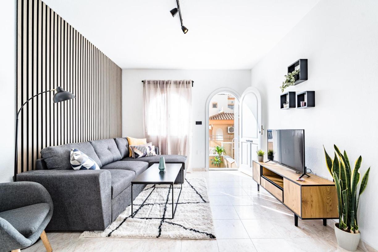 Сasa de vacaciones Renovated Townhouse - Rooftop, Garden & Stunning Views *