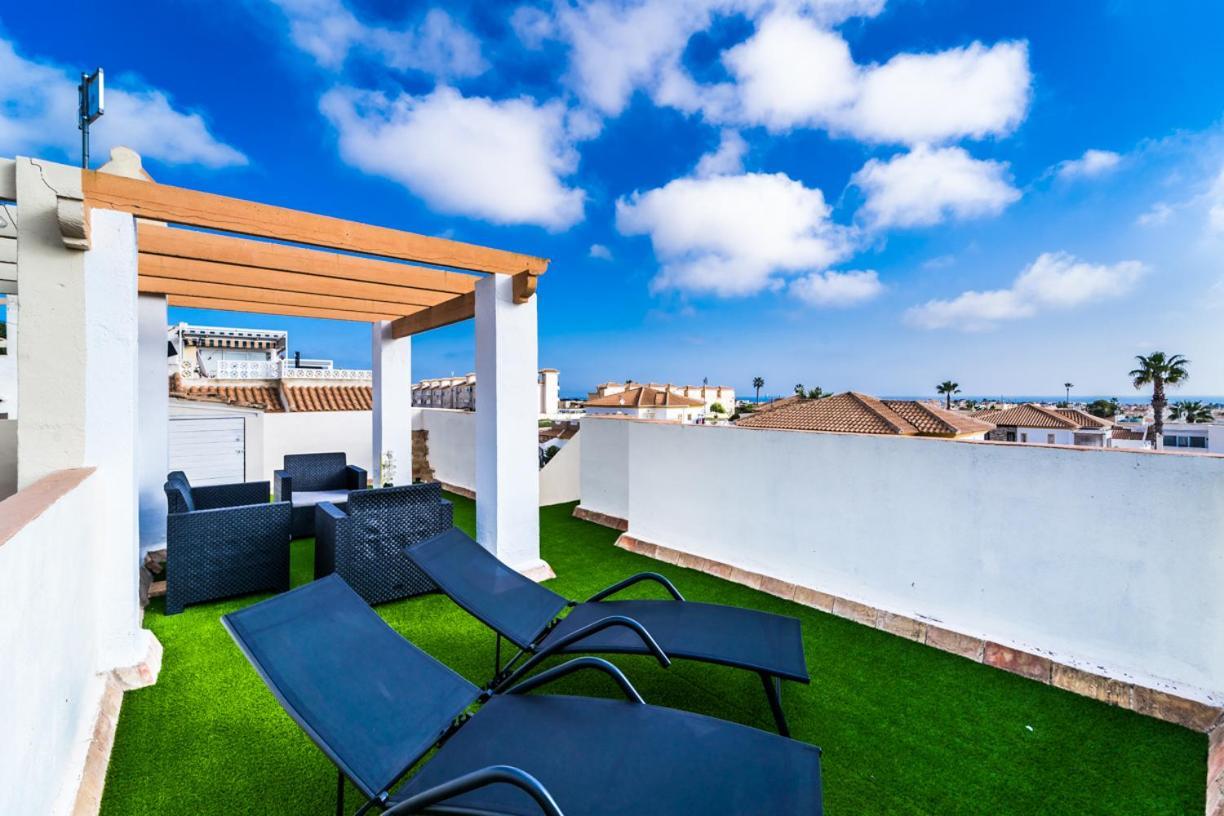 Renovated Townhouse - Rooftop, Garden & Stunning Views Сasa de vacaciones Alicante