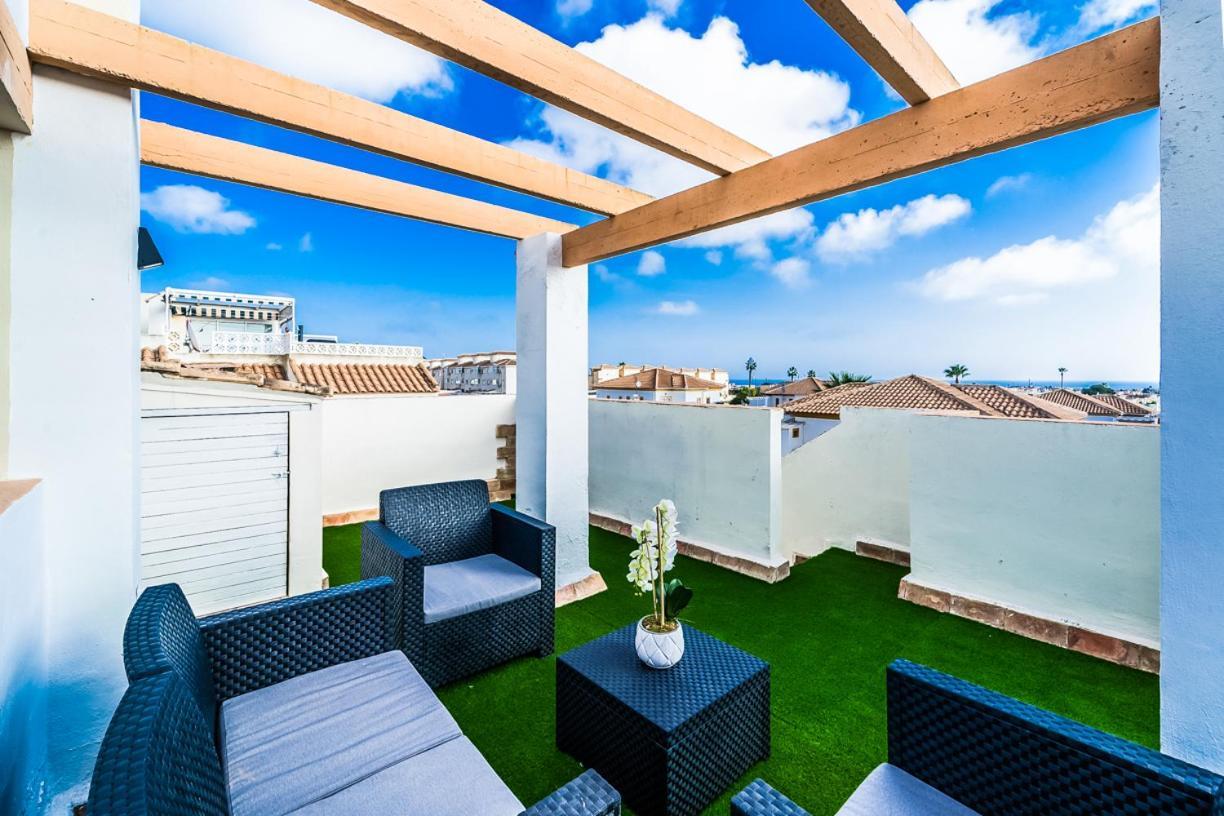 Renovated Townhouse - Rooftop, Garden & Stunning Views