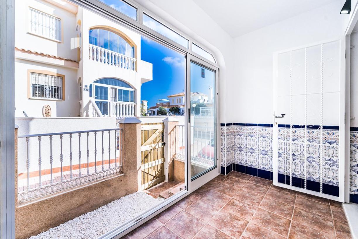 Renovated Townhouse - Rooftop, Garden & Stunning Views *
