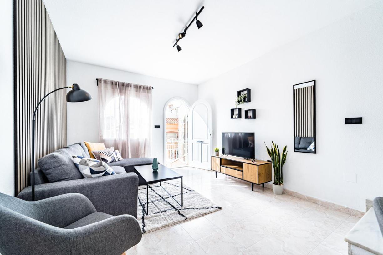 Сasa de vacaciones Renovated Townhouse - Rooftop, Garden & Stunning Views