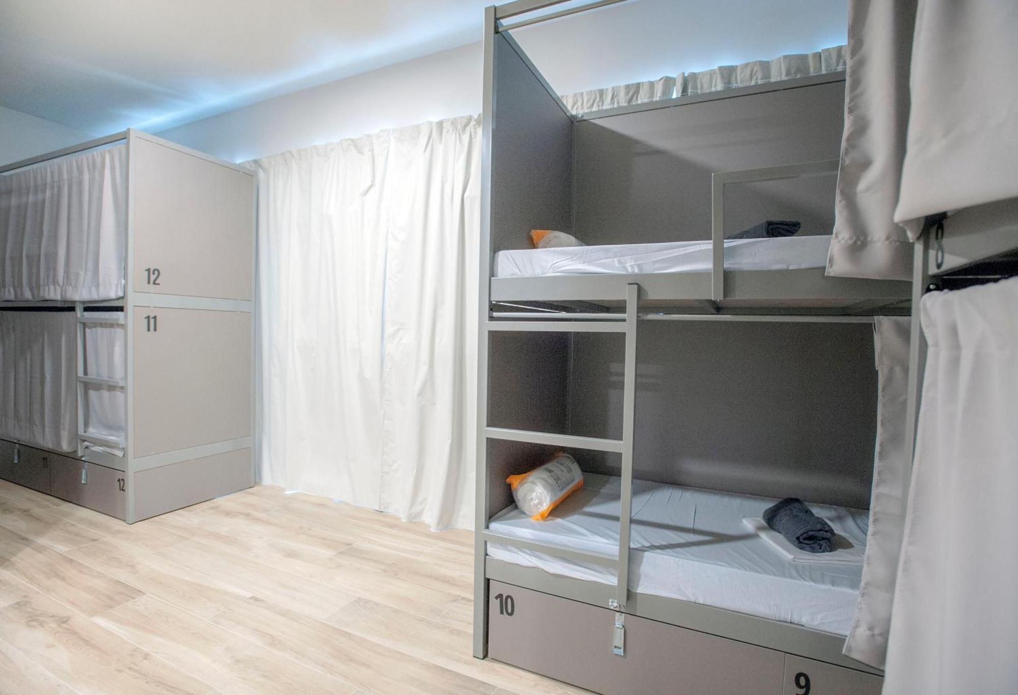 Hostel Dos Estaciones - Free Towels, Coffee & Tea, Remote Check-in *