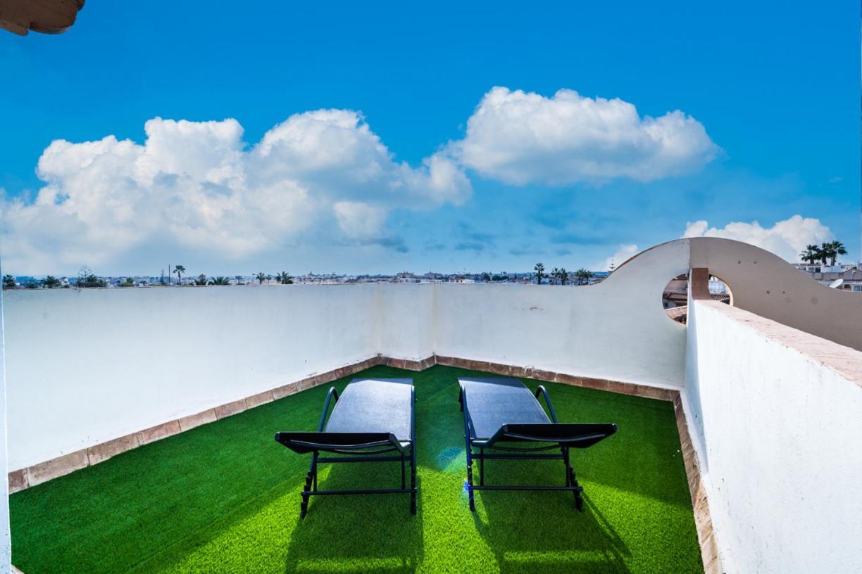 Renovated Townhouse - Rooftop, Garden & Stunning Views Сasa de vacaciones Alicante
