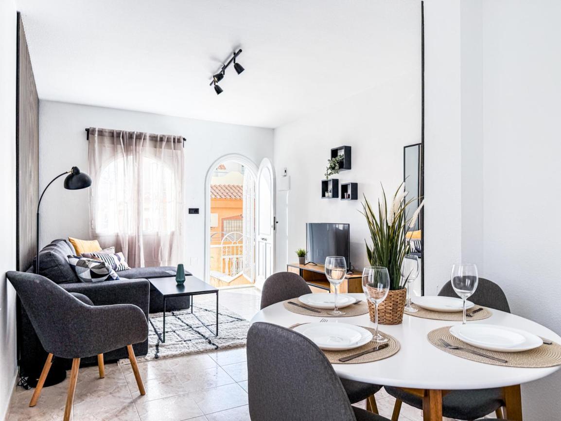 Renovated Townhouse - Rooftop, Garden & Stunning Views *