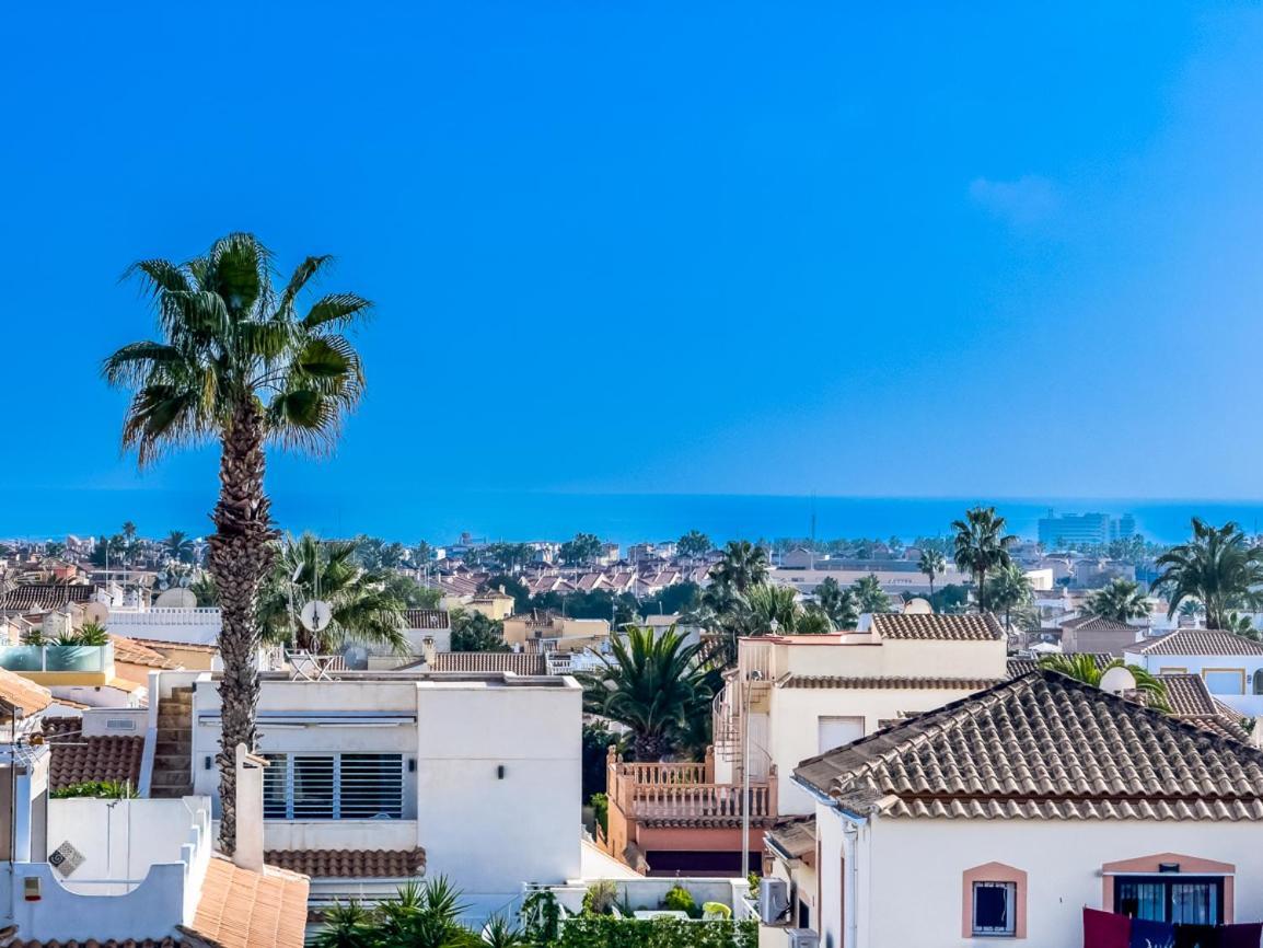 Renovated Townhouse - Rooftop, Garden & Stunning Views Alicante