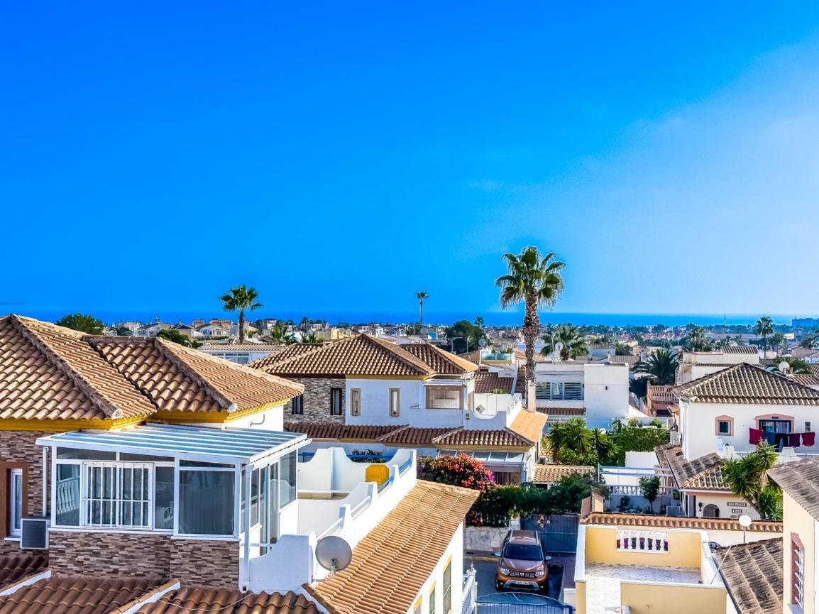 Сasa de vacaciones Renovated Townhouse - Rooftop, Garden & Stunning Views