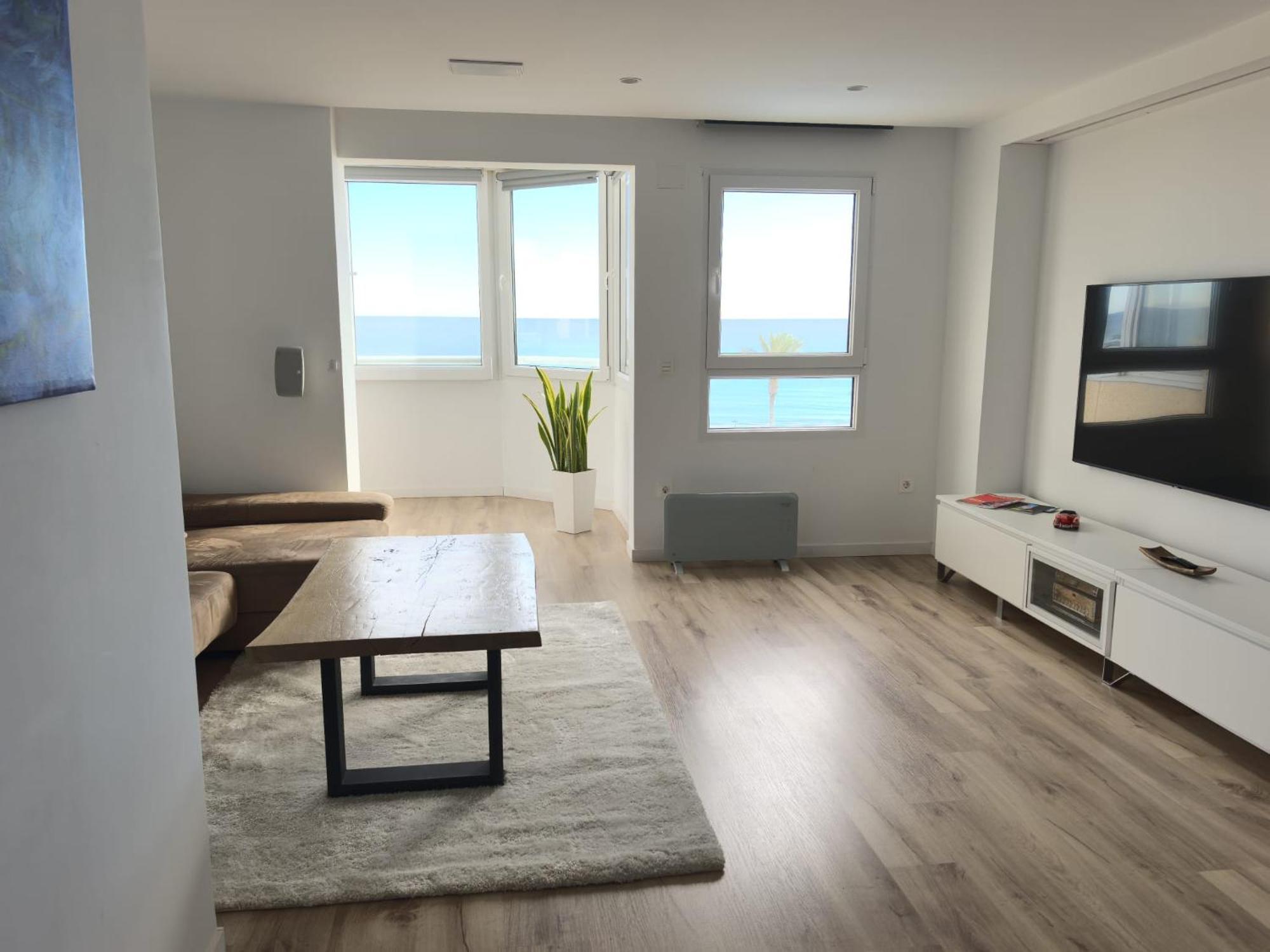 Lujoso En Primera Linea De Playa Apartamento Alicante