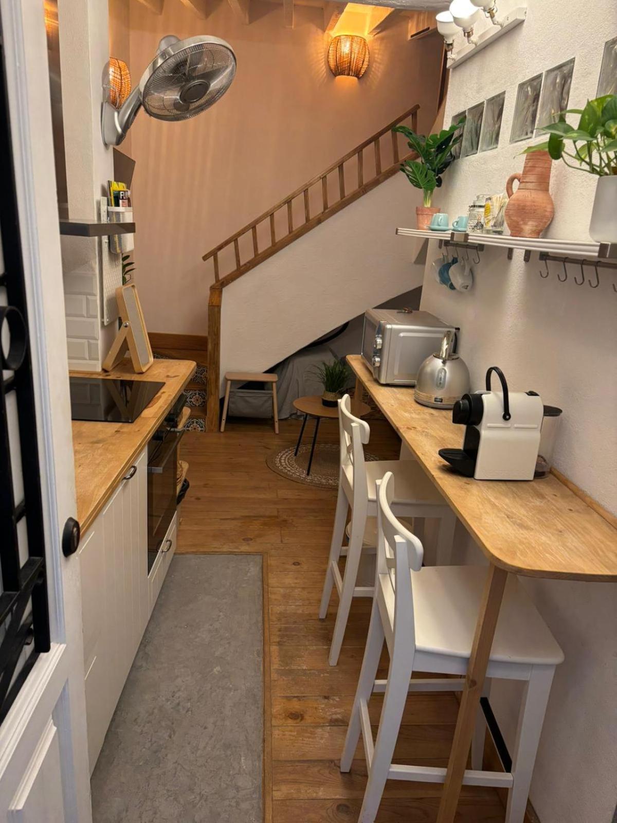 Private Terrace-romantic-sea, Castle Views-central Holiday home *