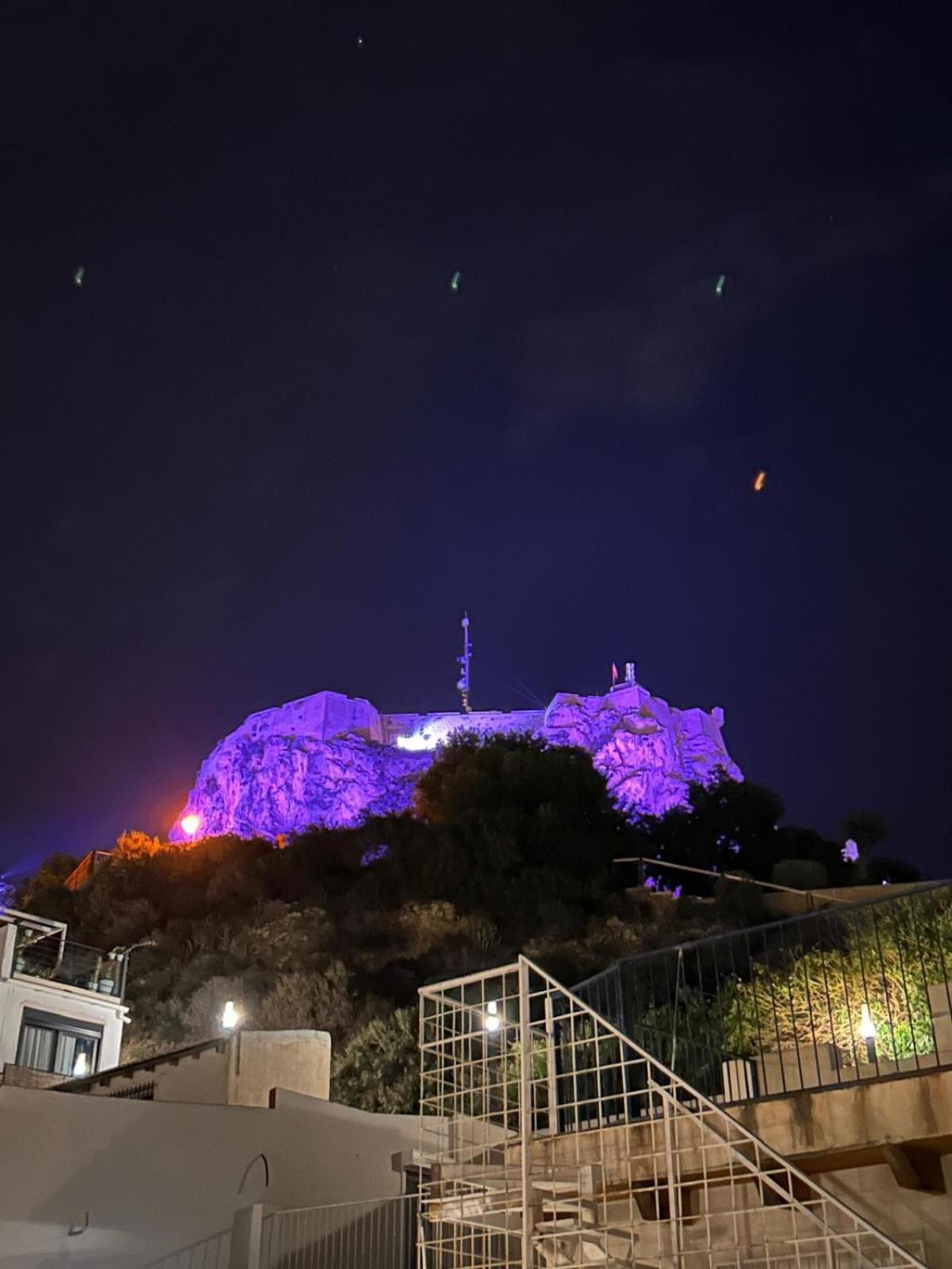 Private Terrace-romantic-sea, Castle Views-central