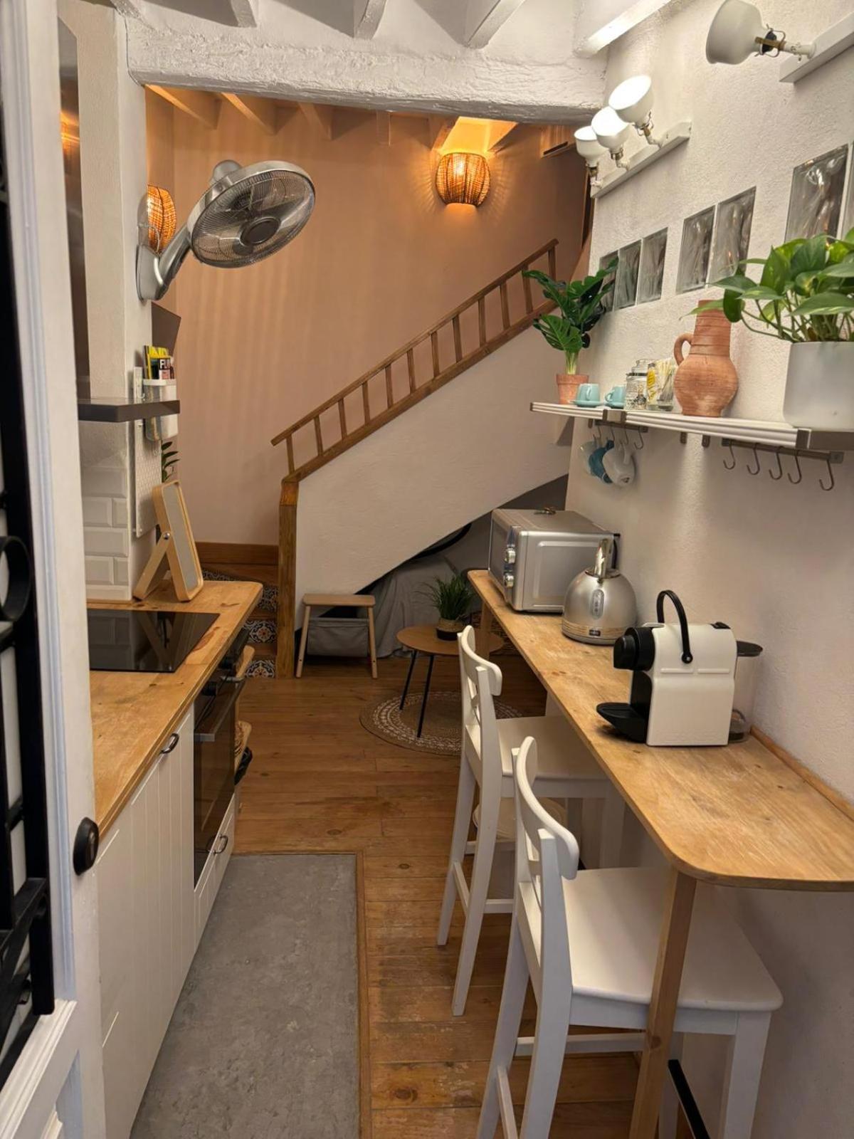 Holiday home Private Terrace-romantic-sea, Castle Views-central