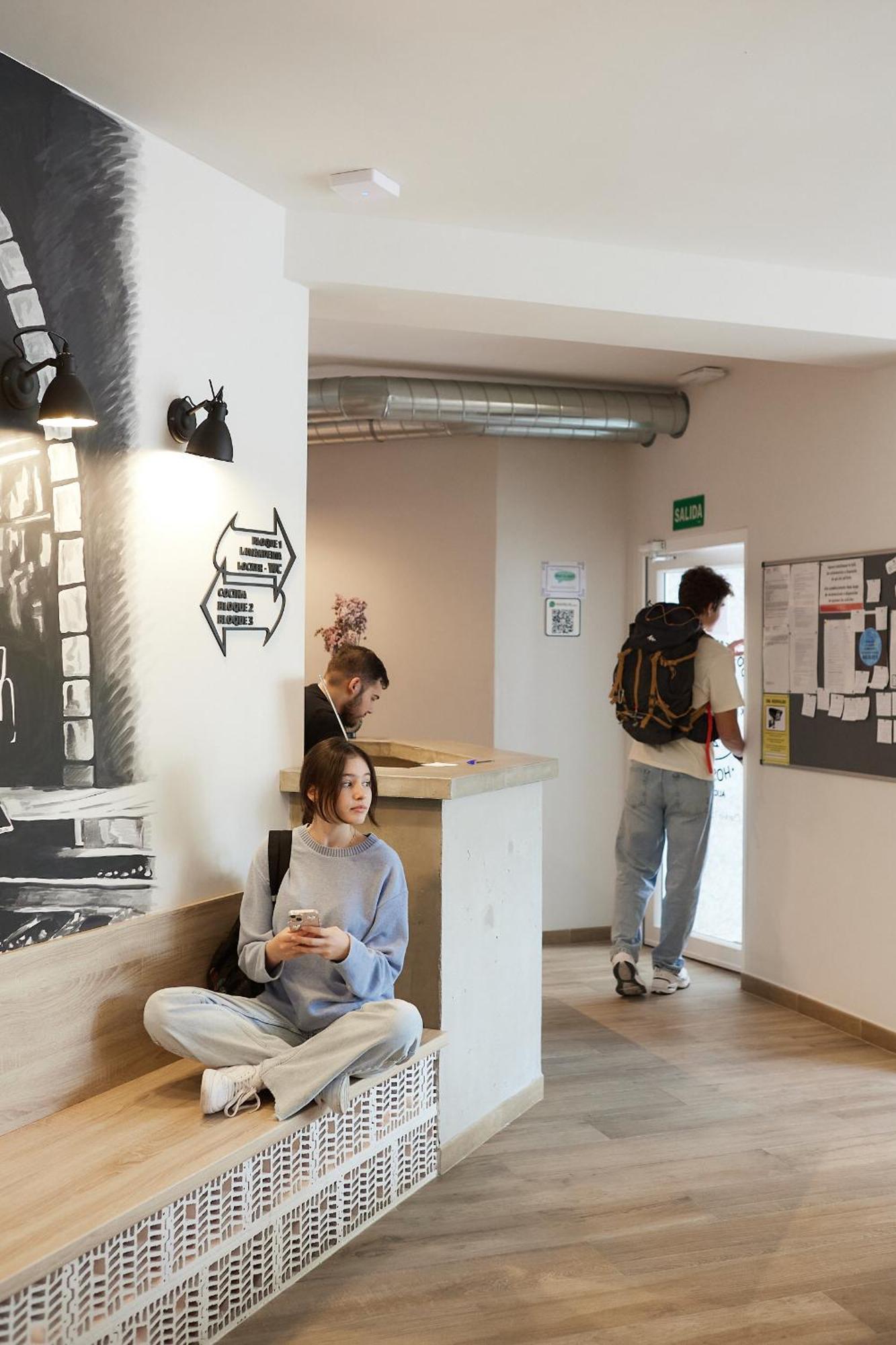 Hostel Dos Estaciones - Free Towels, Coffee & Tea, Remote Check-in Alicante