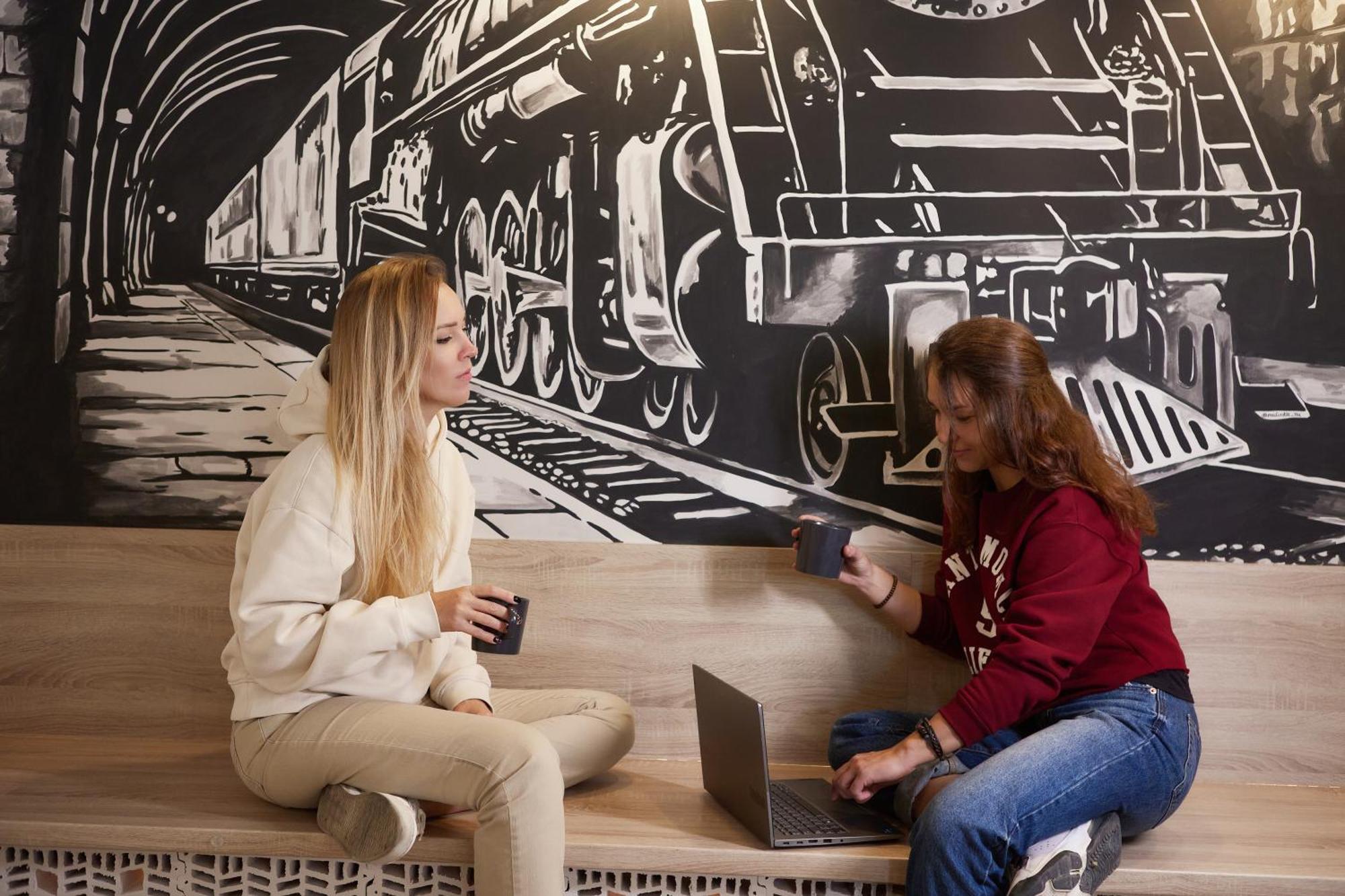 Dos Estaciones - Free Towels, Coffee & Tea, Remote Check-in Hostel