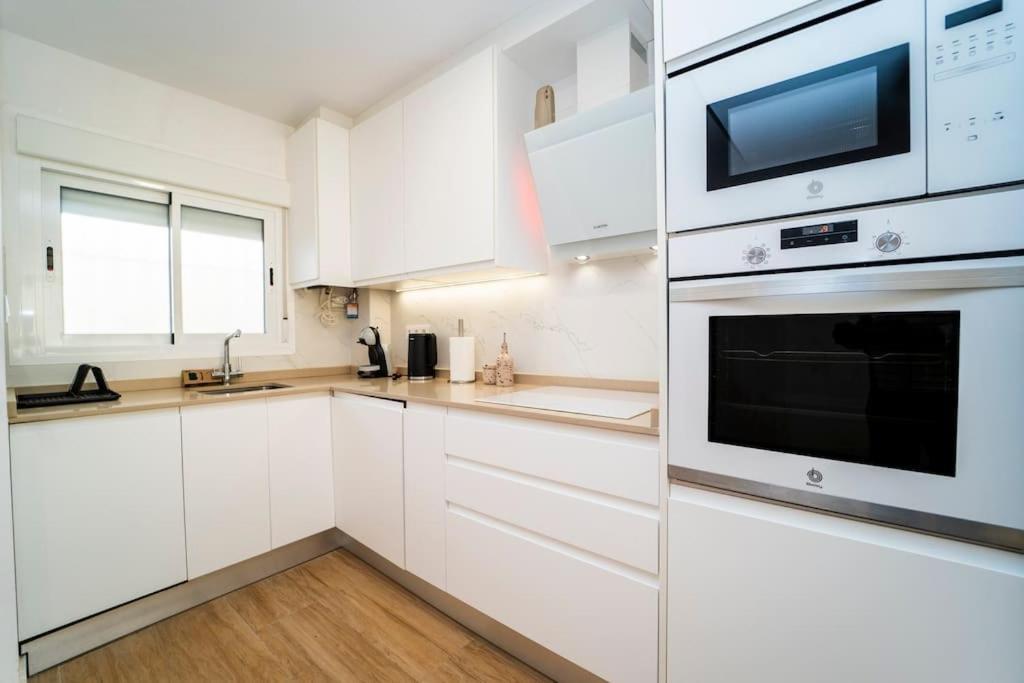 Modern Beachside In La Albufereta Apartamento *