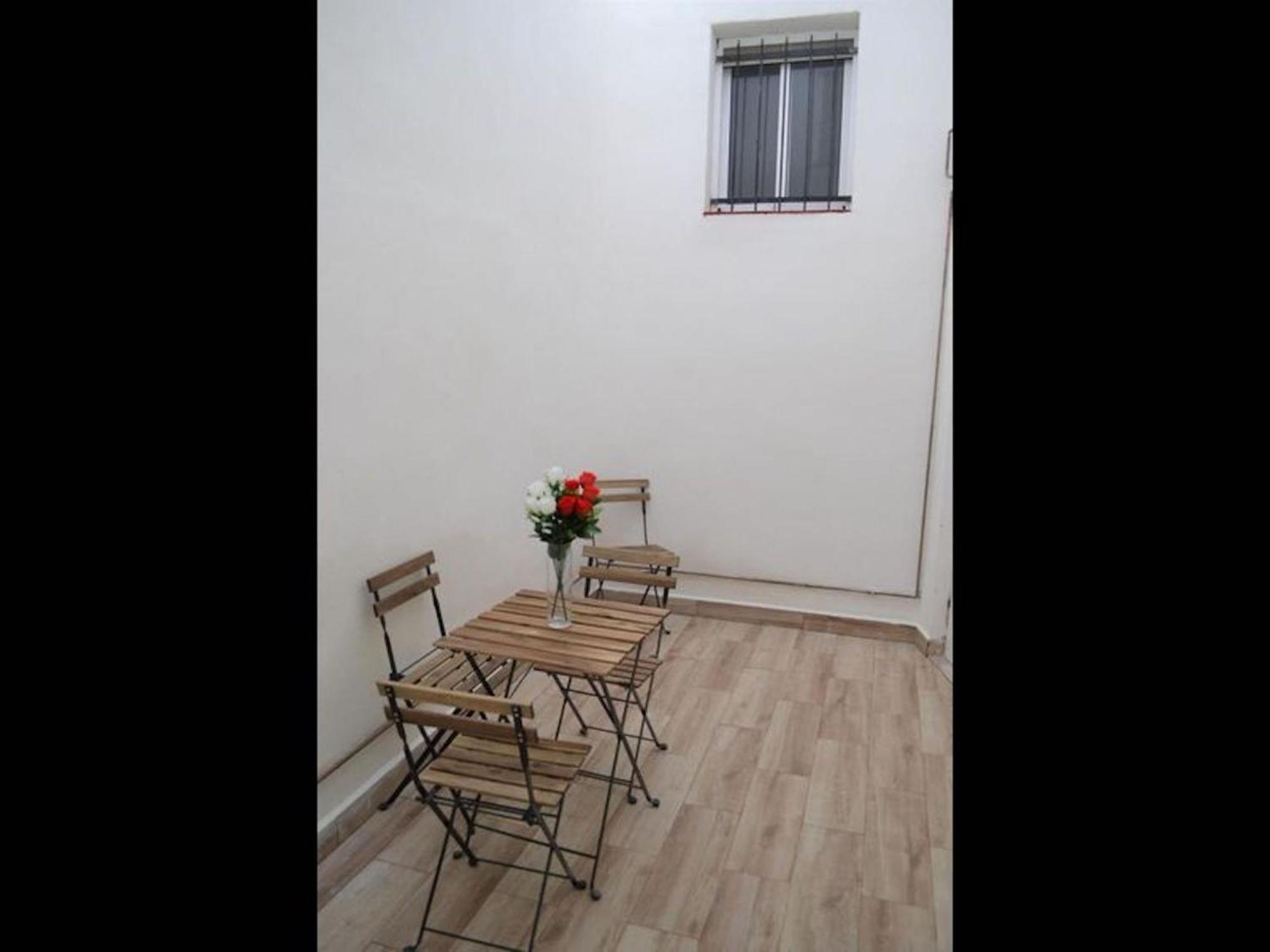 Exceptional Fully Refurbished With Stunning Bathroom 1 Bed Apartamento *