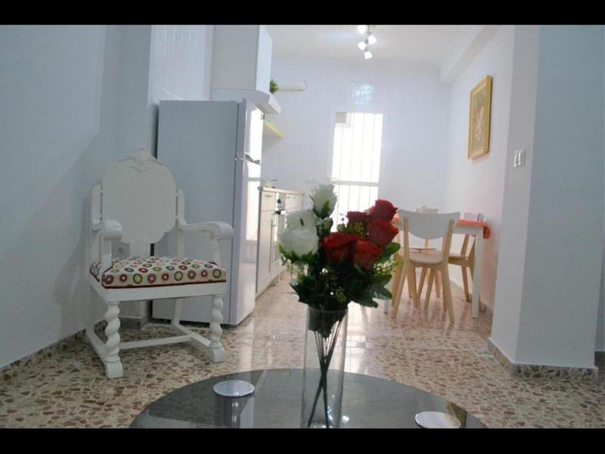 Exceptional Fully Refurbished With Stunning Bathroom 1 Bed Apartamento *