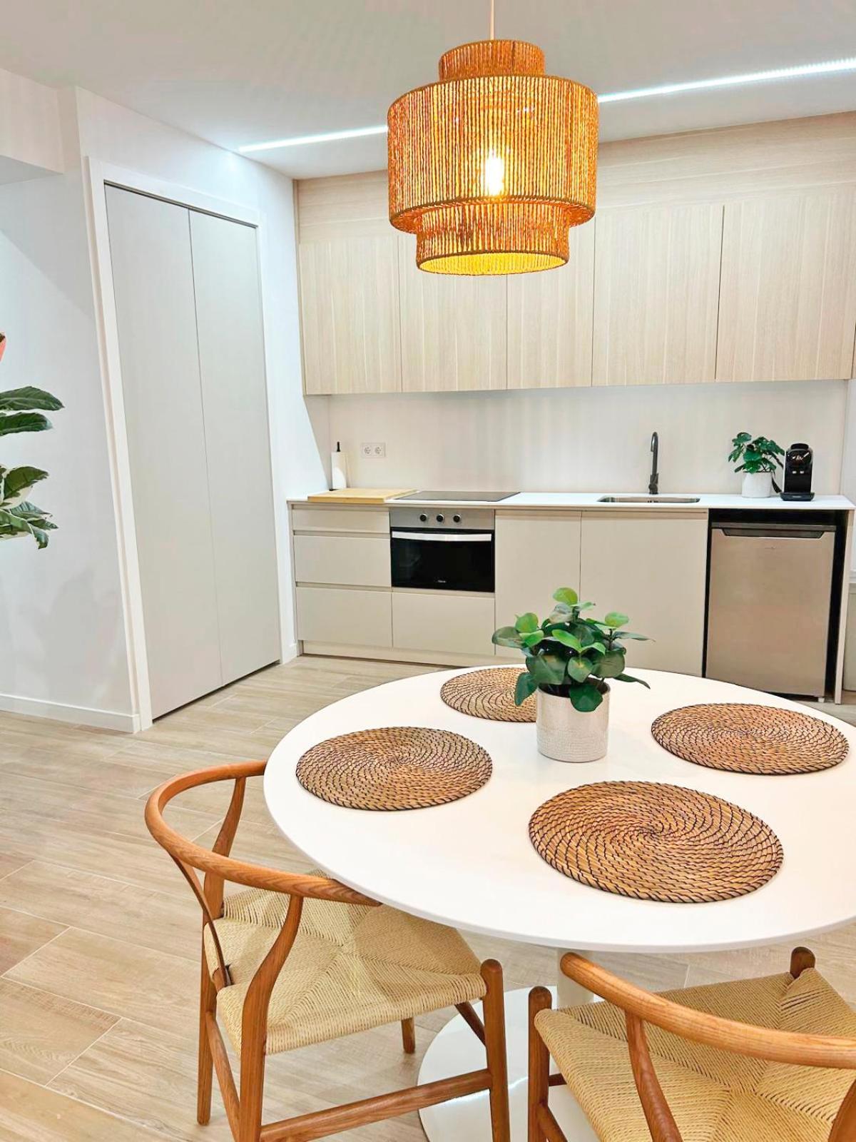 Ayuntamiento, Centrico Nuevo, Aire Acondicionado Apartamento *
