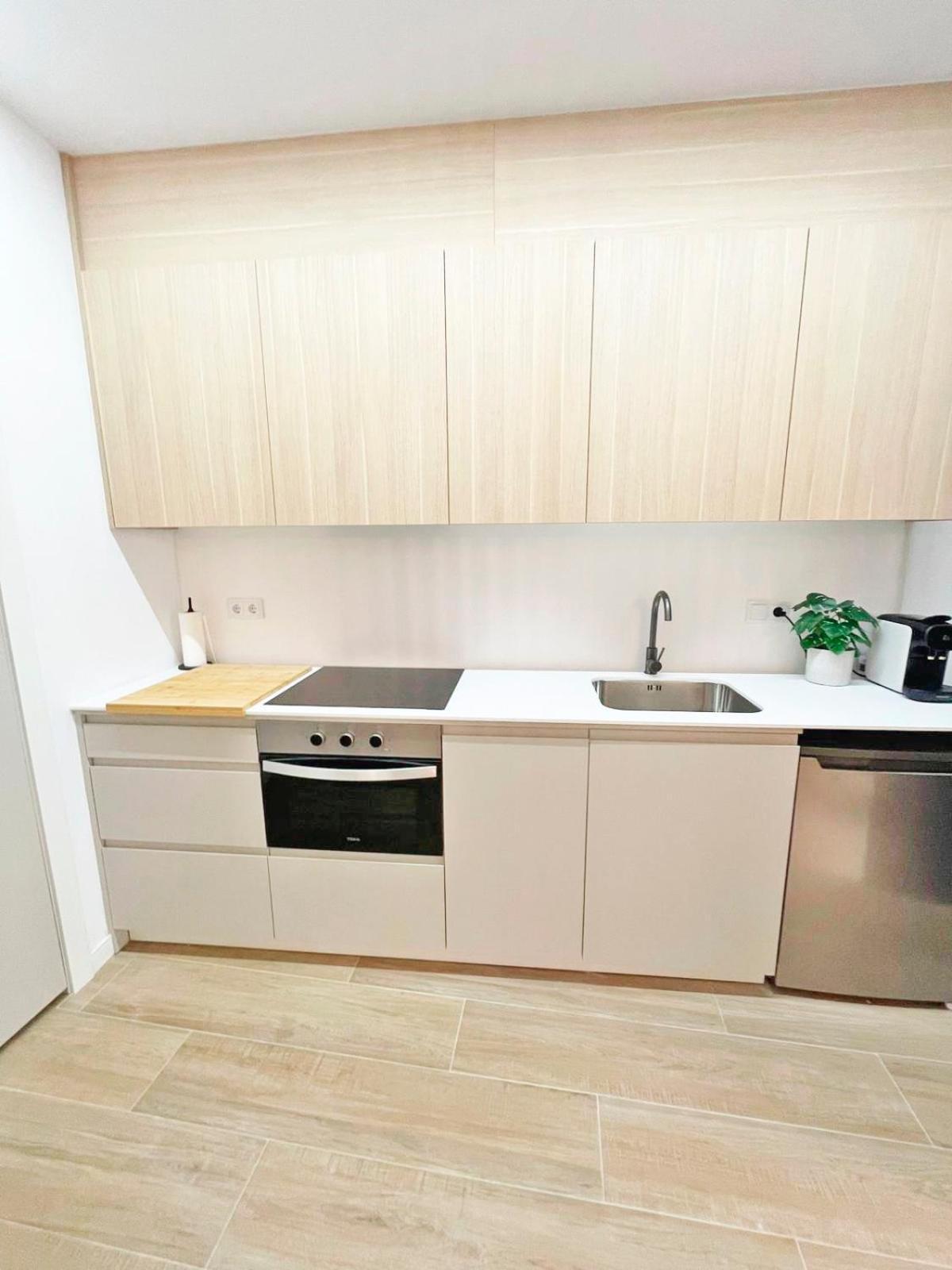 Ayuntamiento, Centrico Nuevo, Aire Acondicionado Apartamento
