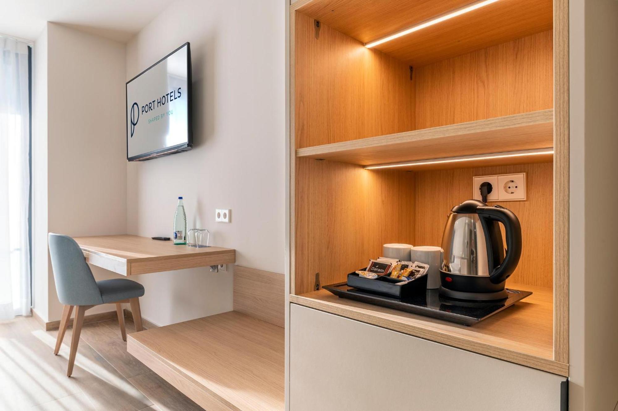 Hotel Port &