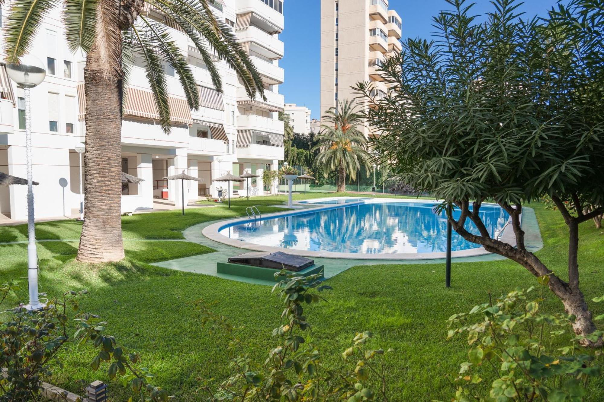New Charming By The With Swimming Pool, Parking & Tennis Court * Alicante