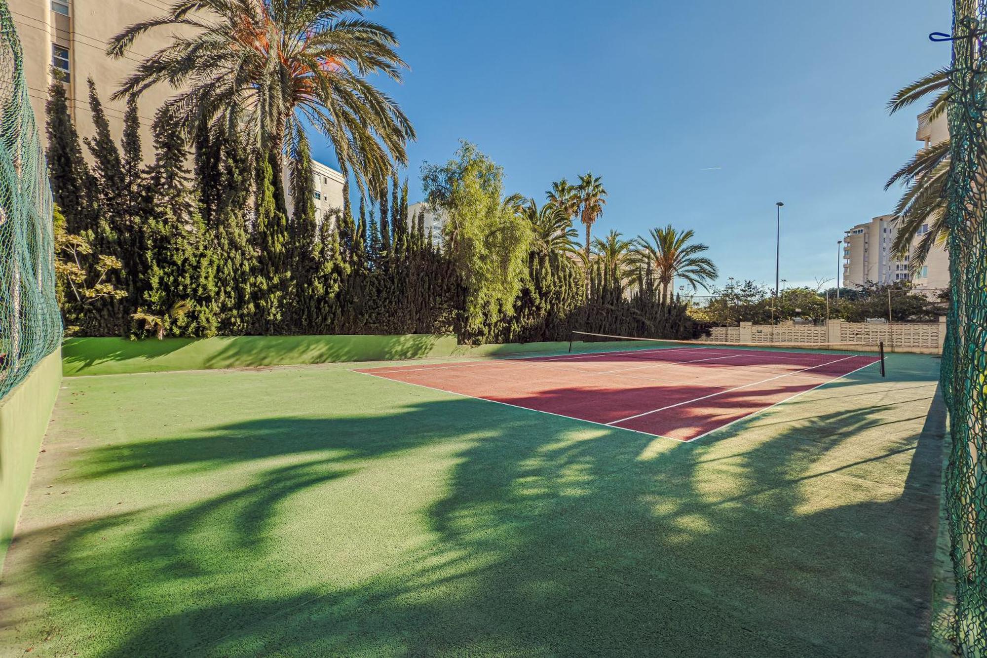 New Charming By The With Swimming Pool, Parking & Tennis Court Apartamento Alicante