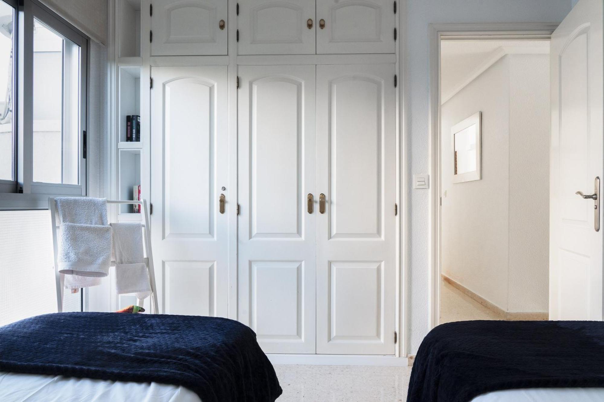 New Charming By The With Swimming Pool, Parking & Tennis Court Apartamento